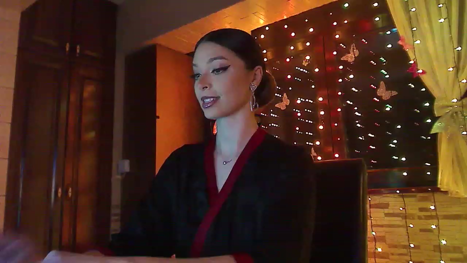 Gallery image thumbnail from No_bo_dy's myfreecams stream on, 04/23/2023, 23:37 image 1 of 20