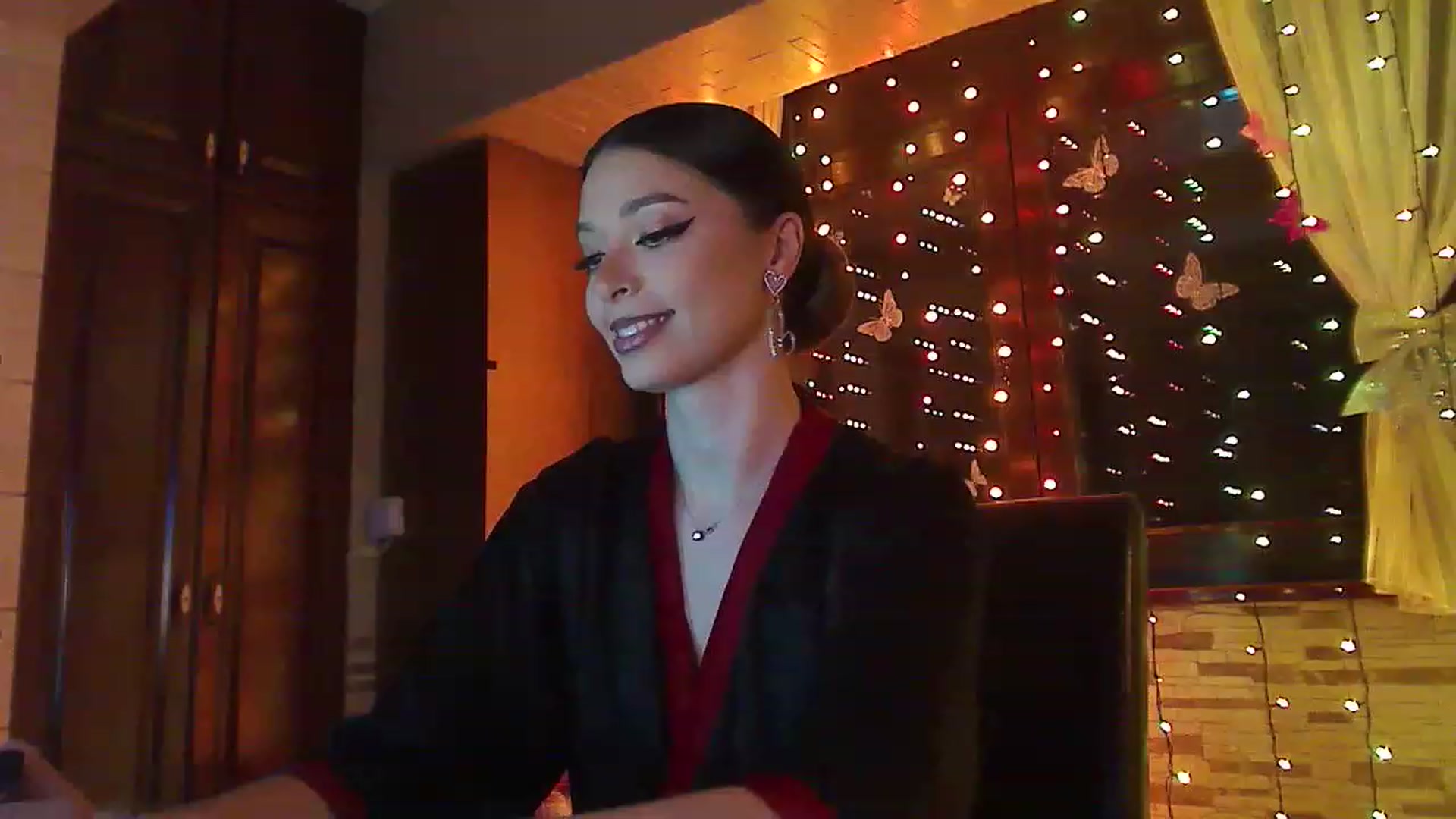 Gallery image thumbnail from No_bo_dy's myfreecams stream on, 04/23/2023, 23:37 image 10 of 20