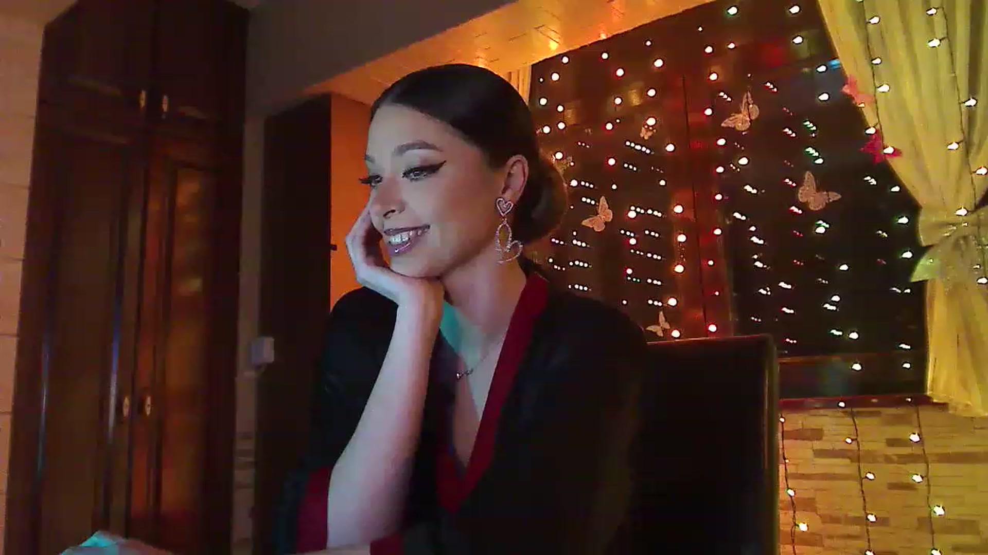 Gallery image thumbnail from No_bo_dy's myfreecams stream on, 04/23/2023, 23:37 image 7 of 20