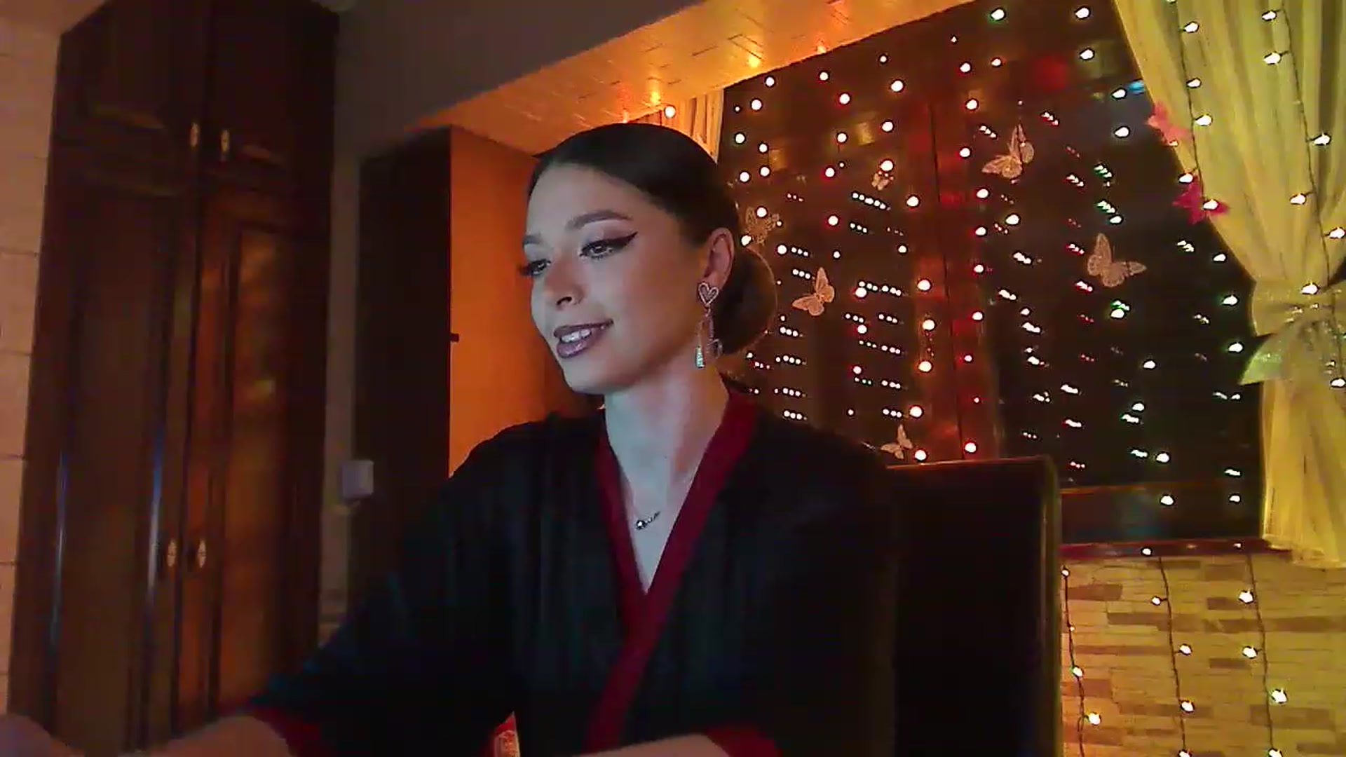 Gallery image thumbnail from No_bo_dy's myfreecams stream on, 04/23/2023, 23:37 image 16 of 20