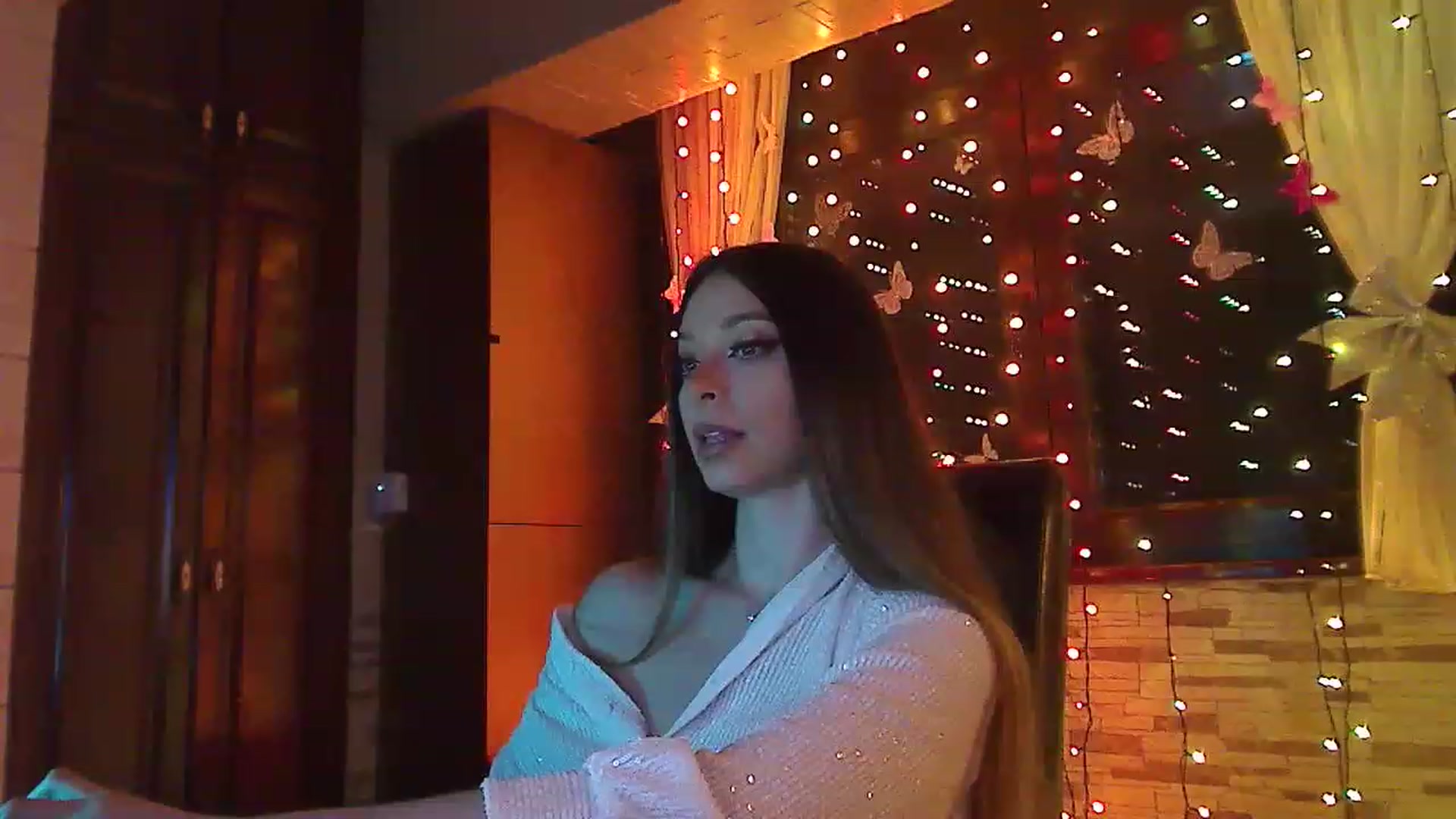 Gallery image thumbnail from No_bo_dy's myfreecams stream on, 04/25/2023, 01:21 image 10 of 20