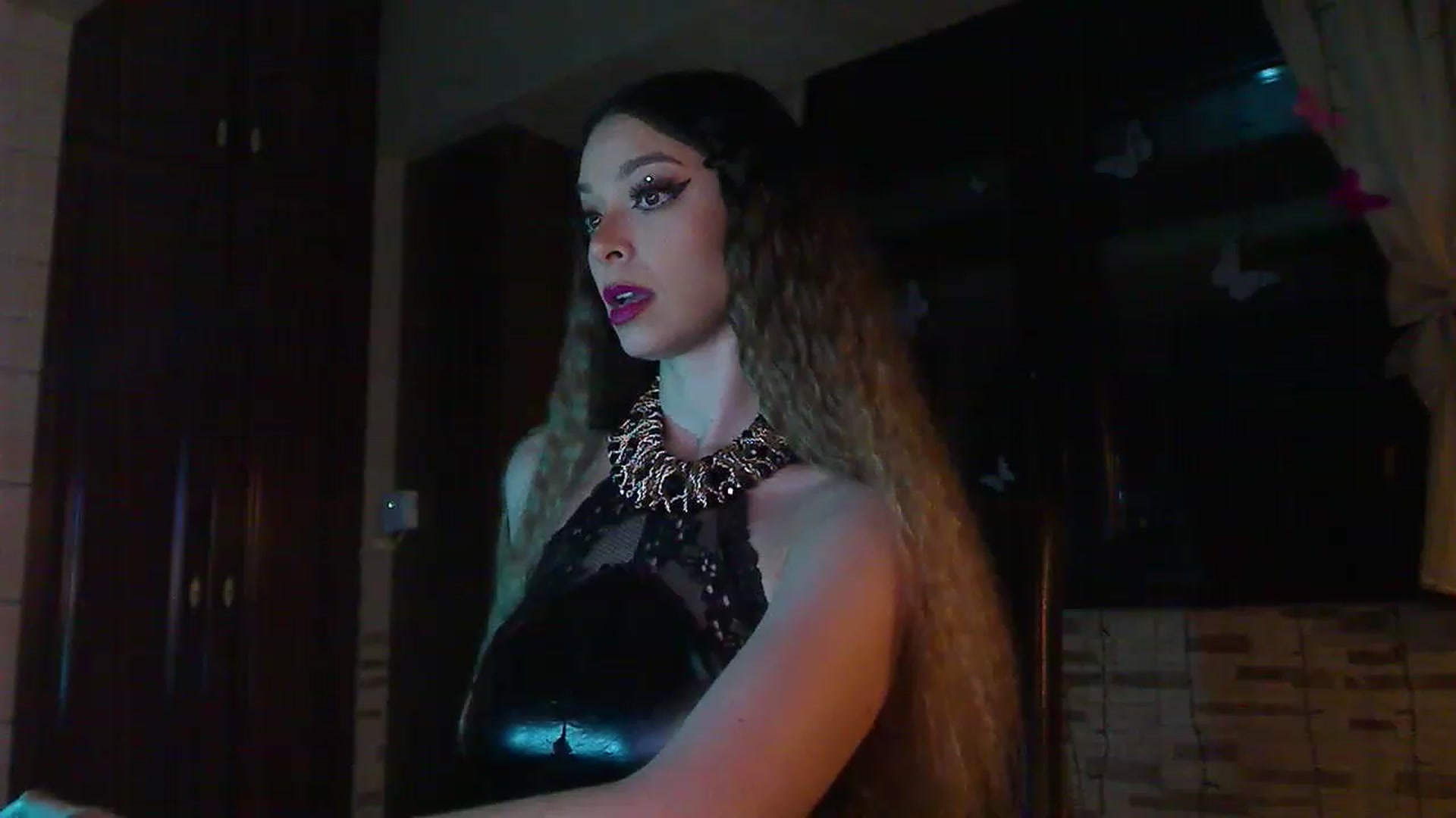 Gallery image thumbnail from No_bo_dy's myfreecams stream on, 04/26/2023, 01:03 image 20 of 20