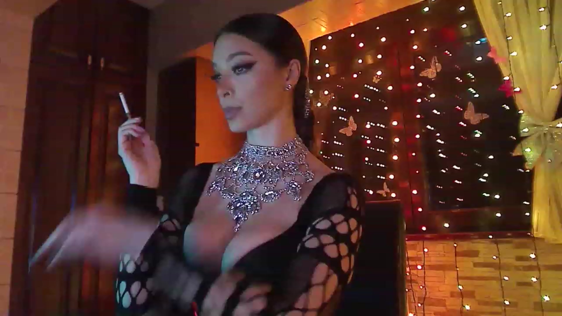 Gallery image thumbnail from No_bo_dy's myfreecams stream on, 04/26/2023, 23:00 image 8 of 20
