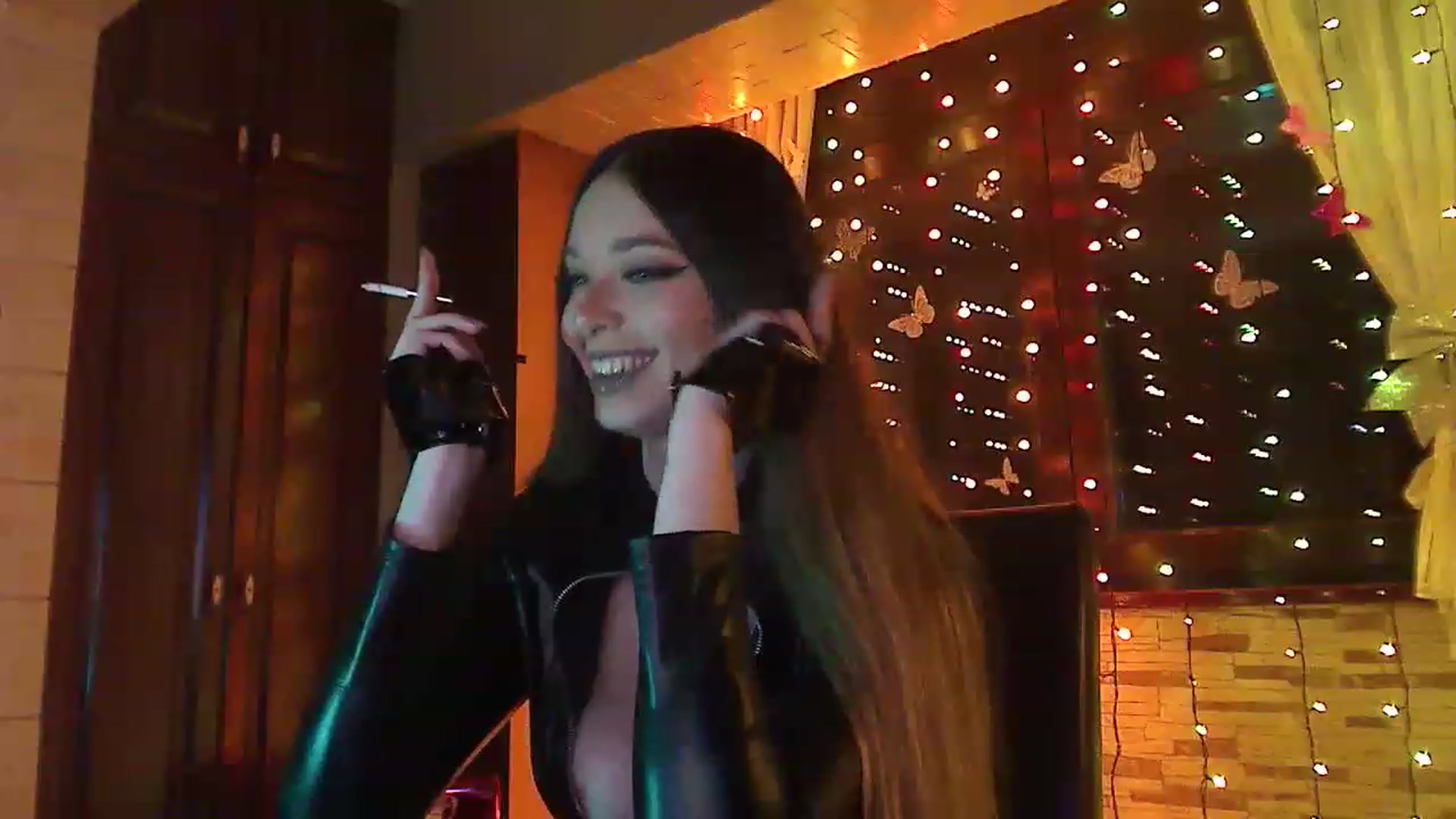 Gallery image thumbnail from No_bo_dy's myfreecams stream on, 05/01/2023, 01:58 image 15 of 20