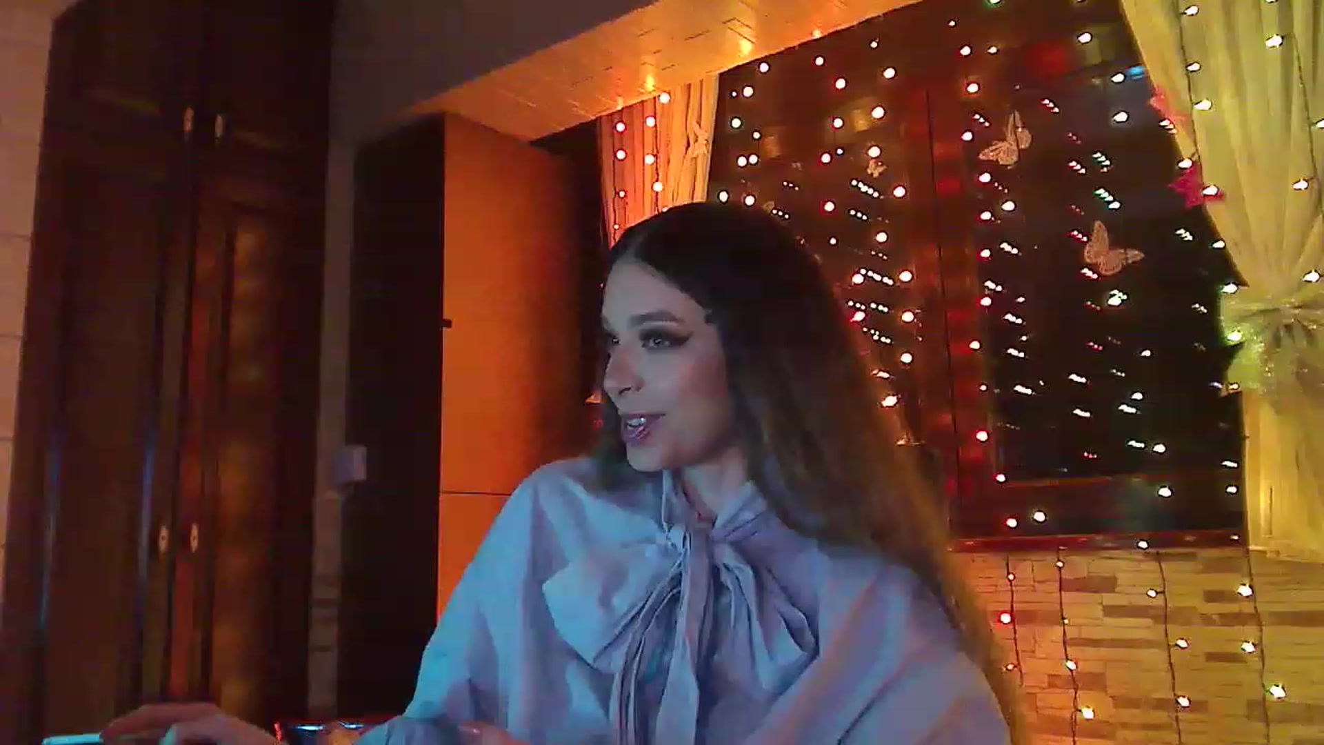 Gallery image thumbnail from No_bo_dy's myfreecams stream on, 05/03/2023, 01:42 image 10 of 20