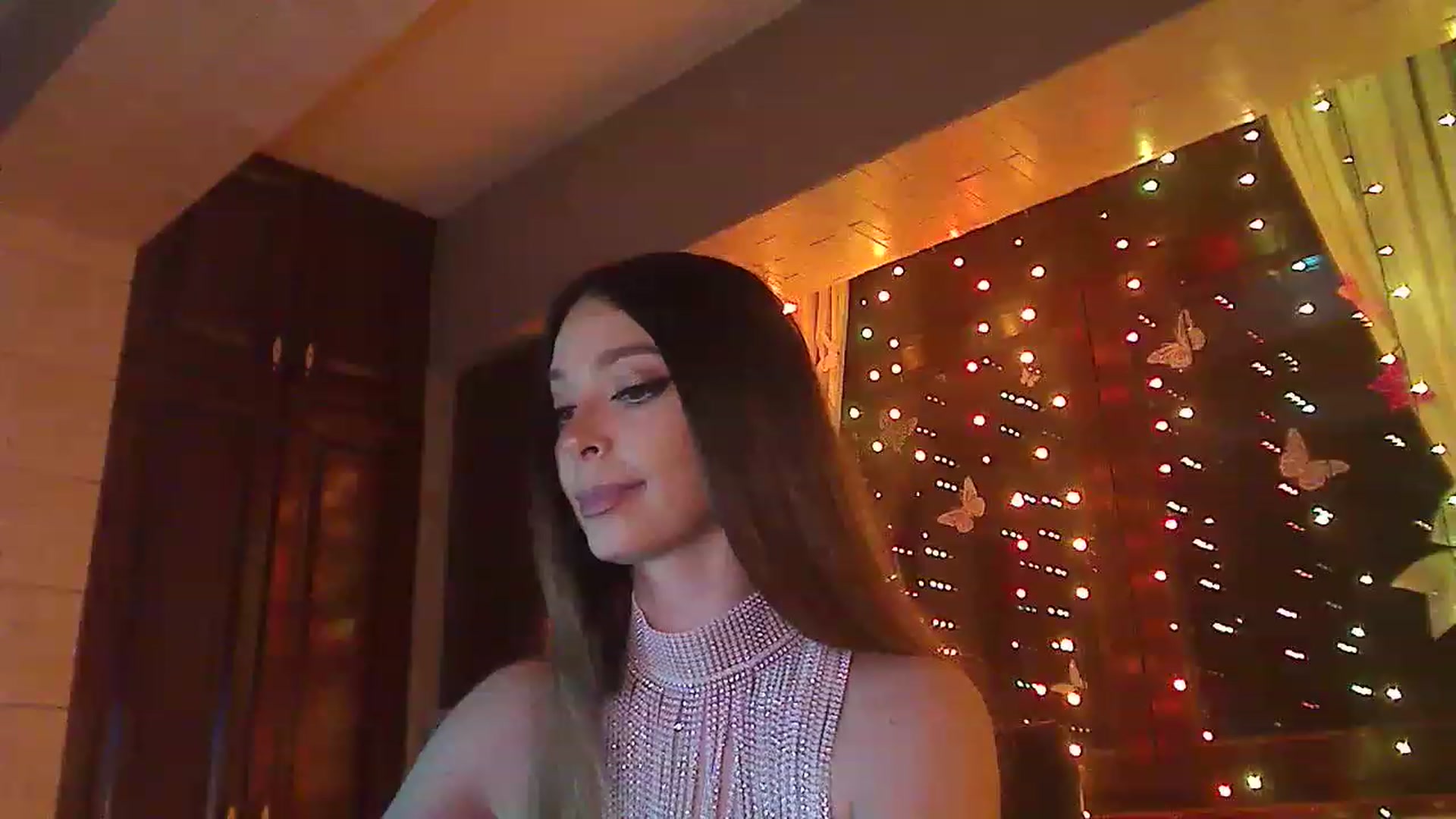 Gallery image thumbnail from No_bo_dy's myfreecams stream on, 05/10/2023, 03:04 image 15 of 20