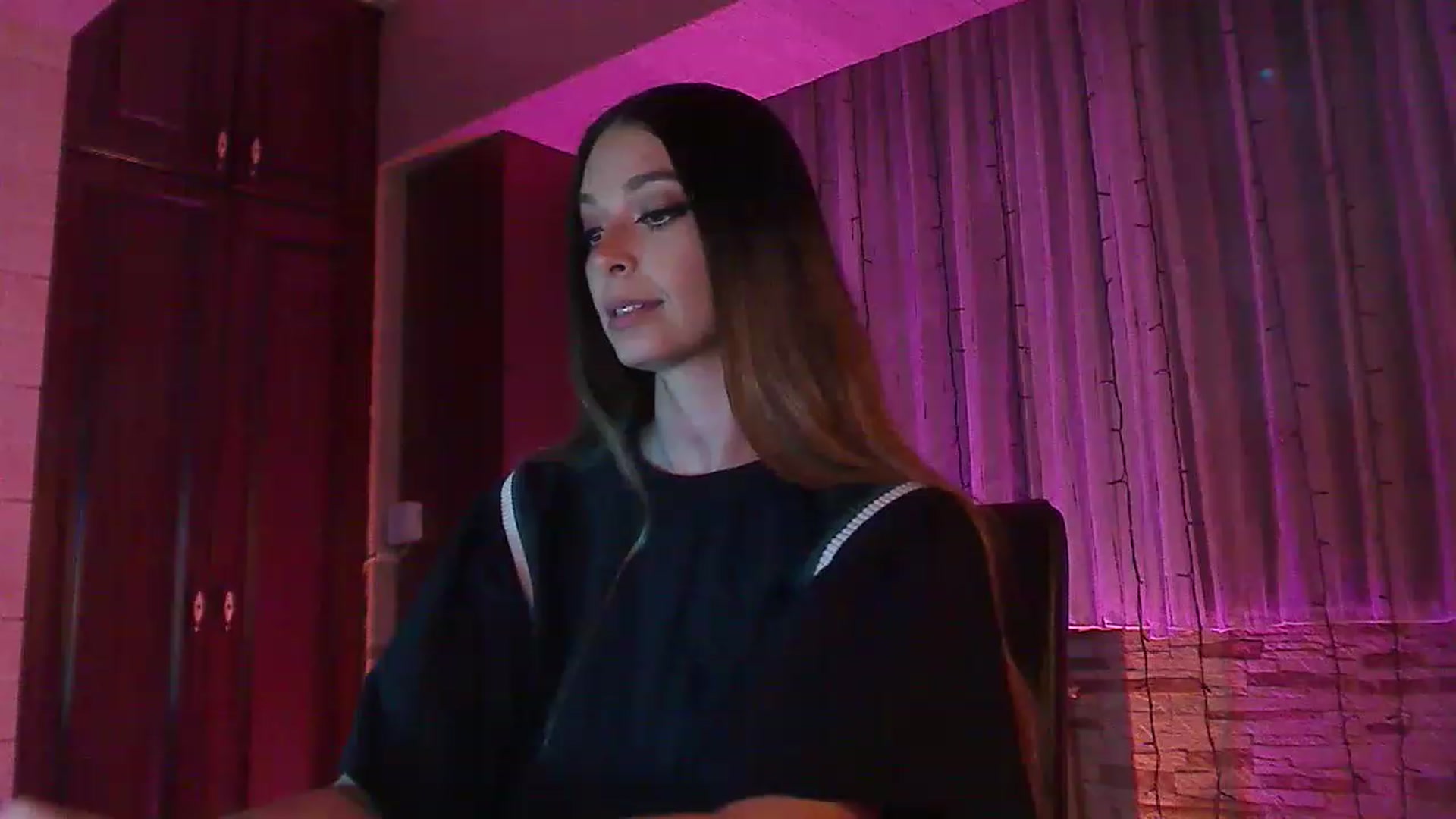 Gallery image thumbnail from No_bo_dy's myfreecams stream on, 06/13/2023, 01:51 image 9 of 20