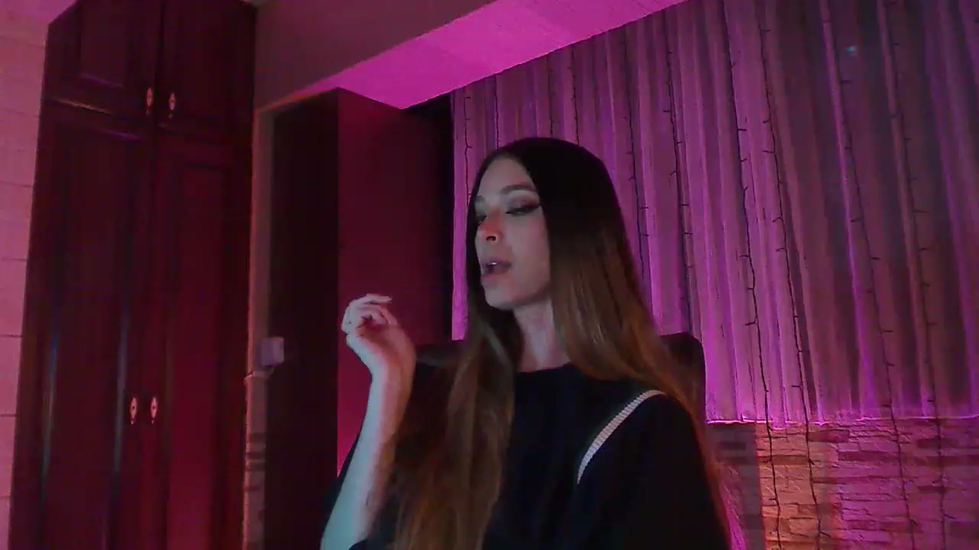 Gallery image thumbnail from No_bo_dy's myfreecams stream on, 06/13/2023, 01:51 image 12 of 20