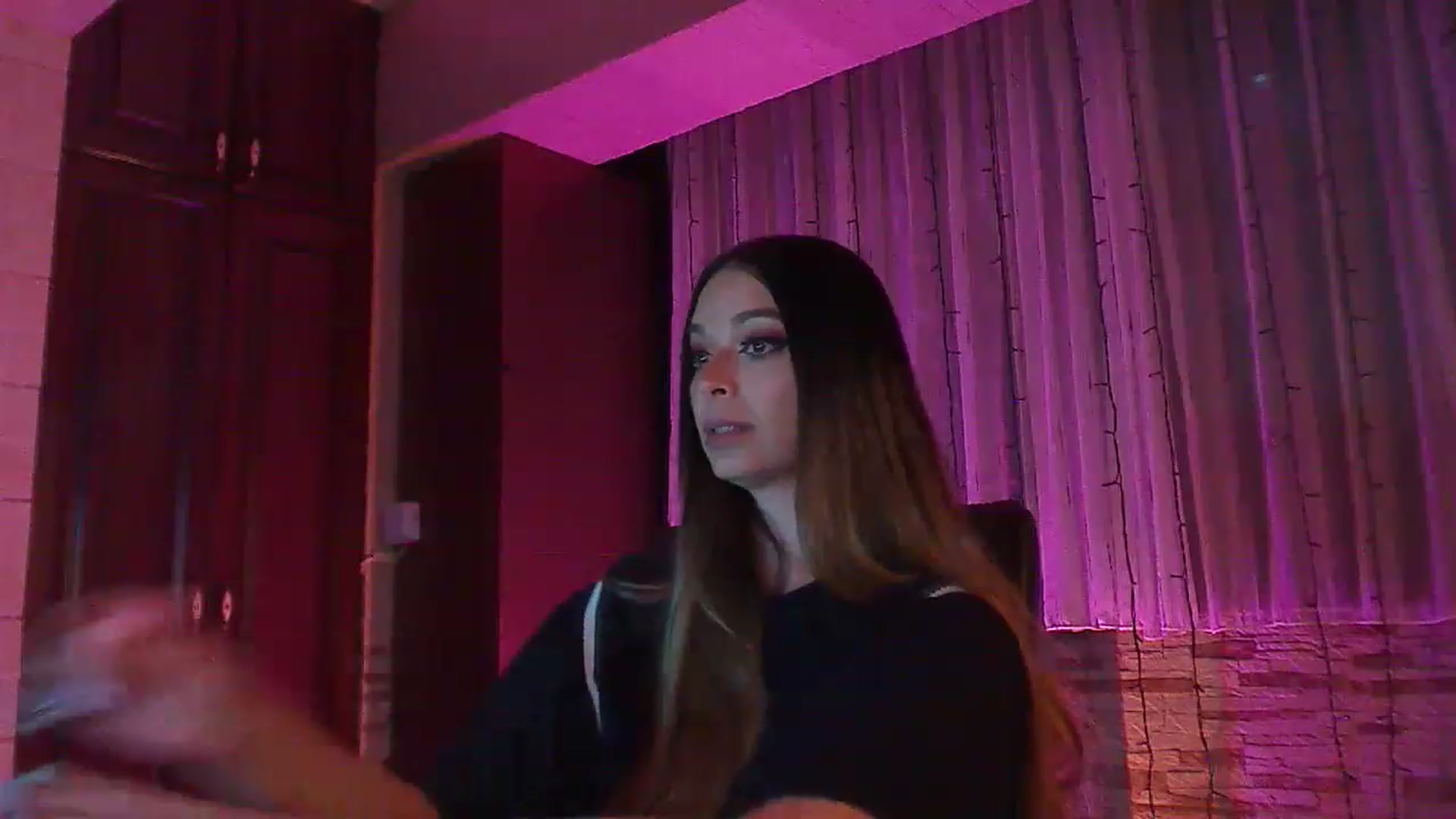 Gallery image thumbnail from No_bo_dy's myfreecams stream on, 06/13/2023, 01:51 image 15 of 20