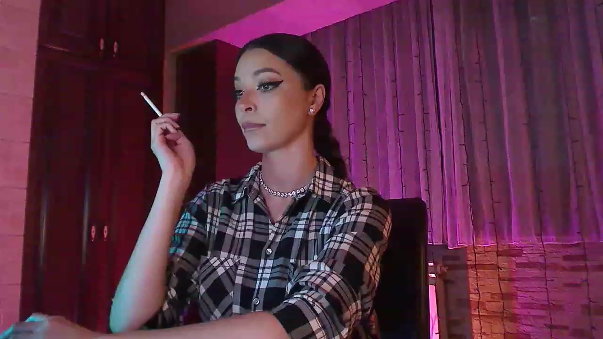 Gallery image thumbnail from No_bo_dy's myfreecams stream on, 06/14/2023, 24:47 image 14 of 20