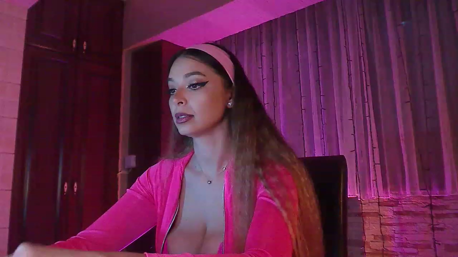 Gallery image thumbnail from No_bo_dy's myfreecams stream on, 06/16/2023, 23:56 image 9 of 20