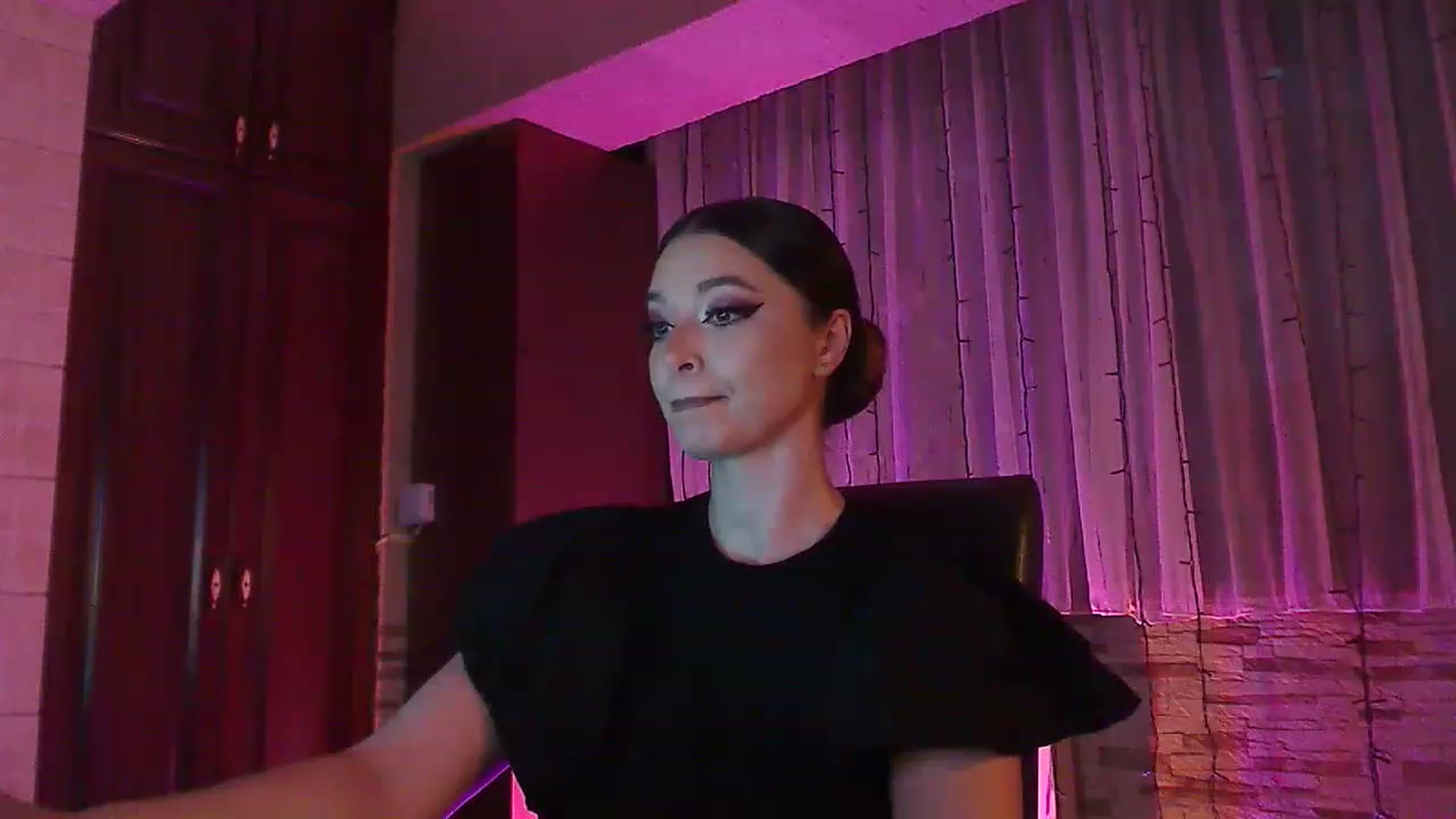 Gallery image thumbnail from No_bo_dy's myfreecams stream on, 06/17/2023, 23:48 image 20 of 20