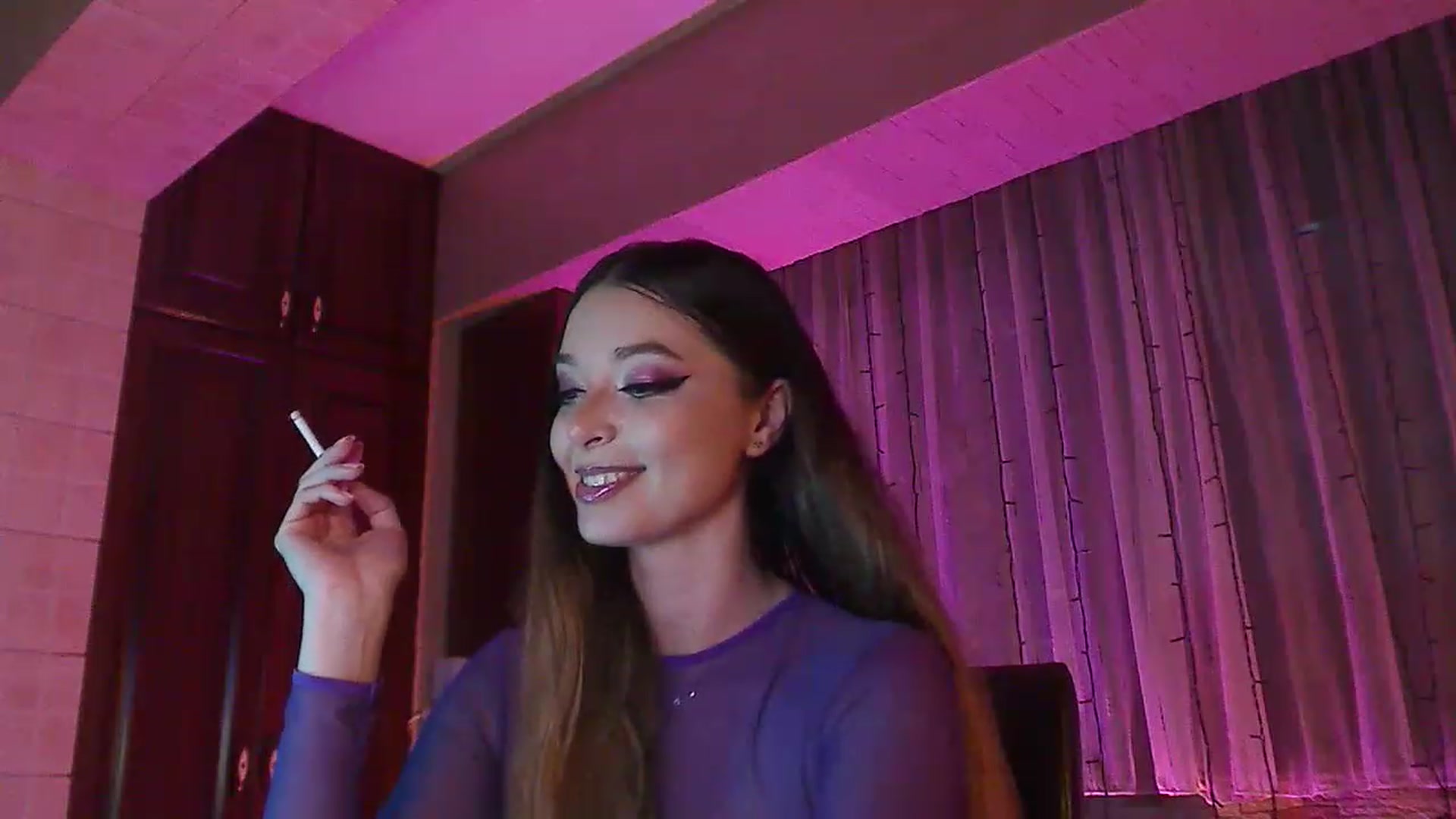 Gallery image thumbnail from No_bo_dy's myfreecams stream on, 06/18/2023, 01:37 image 15 of 20