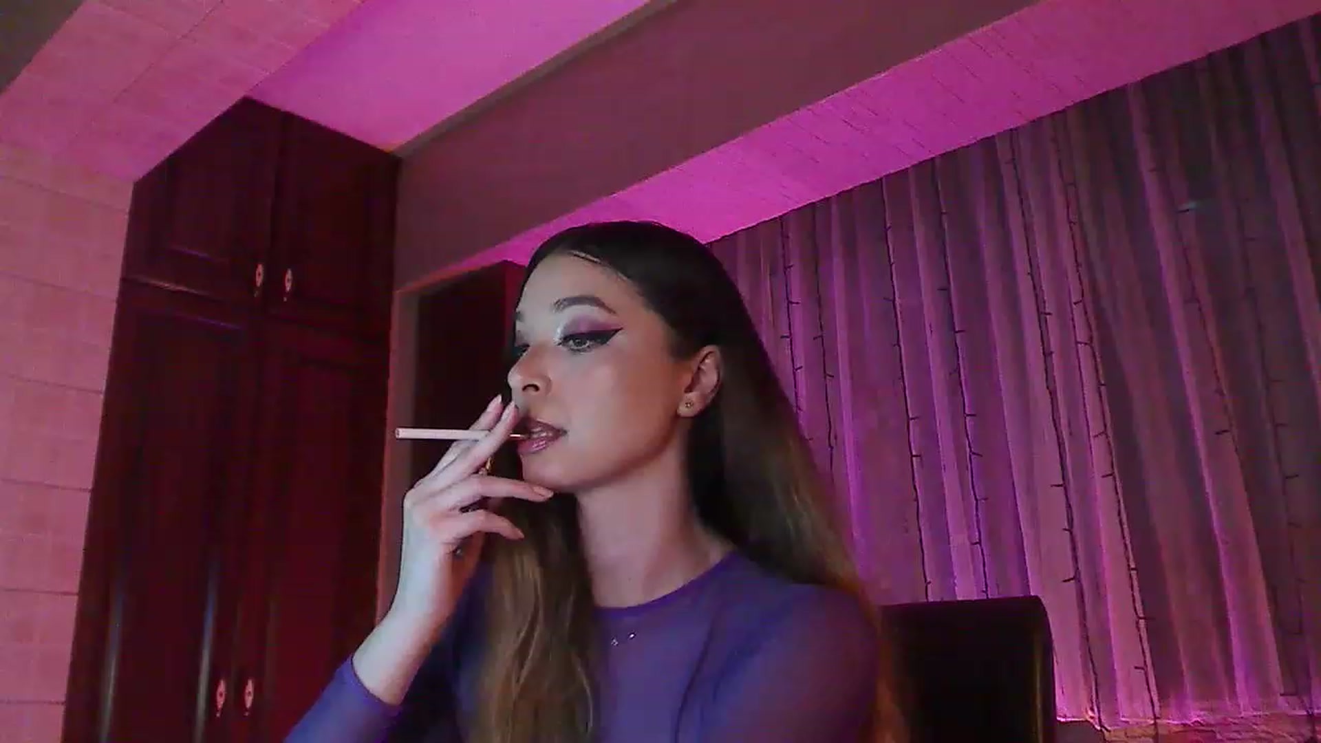 Gallery image thumbnail from No_bo_dy's myfreecams stream on, 06/18/2023, 01:37 image 14 of 20