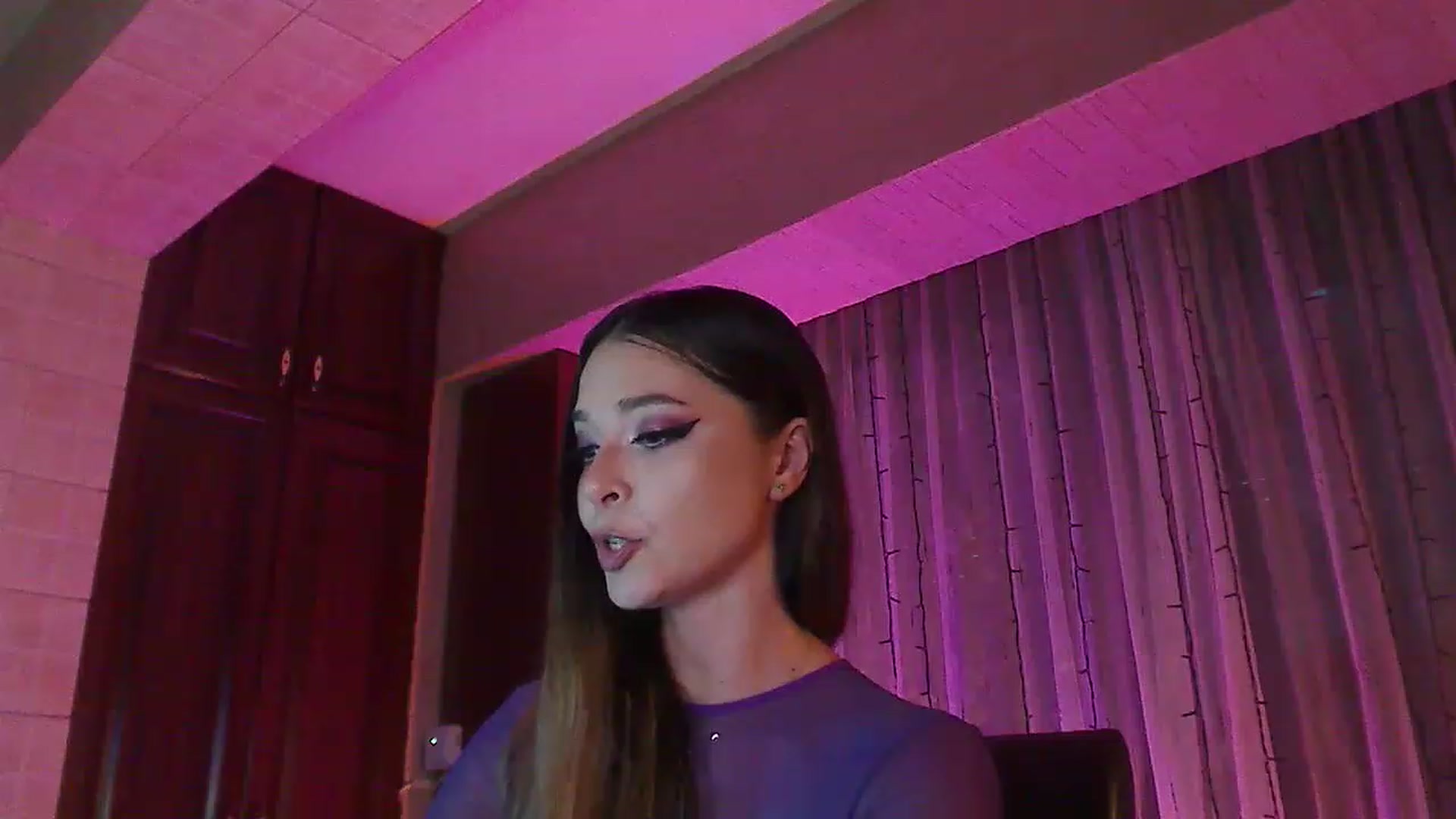 Gallery image thumbnail from No_bo_dy's myfreecams stream on, 06/18/2023, 02:17 image 12 of 20