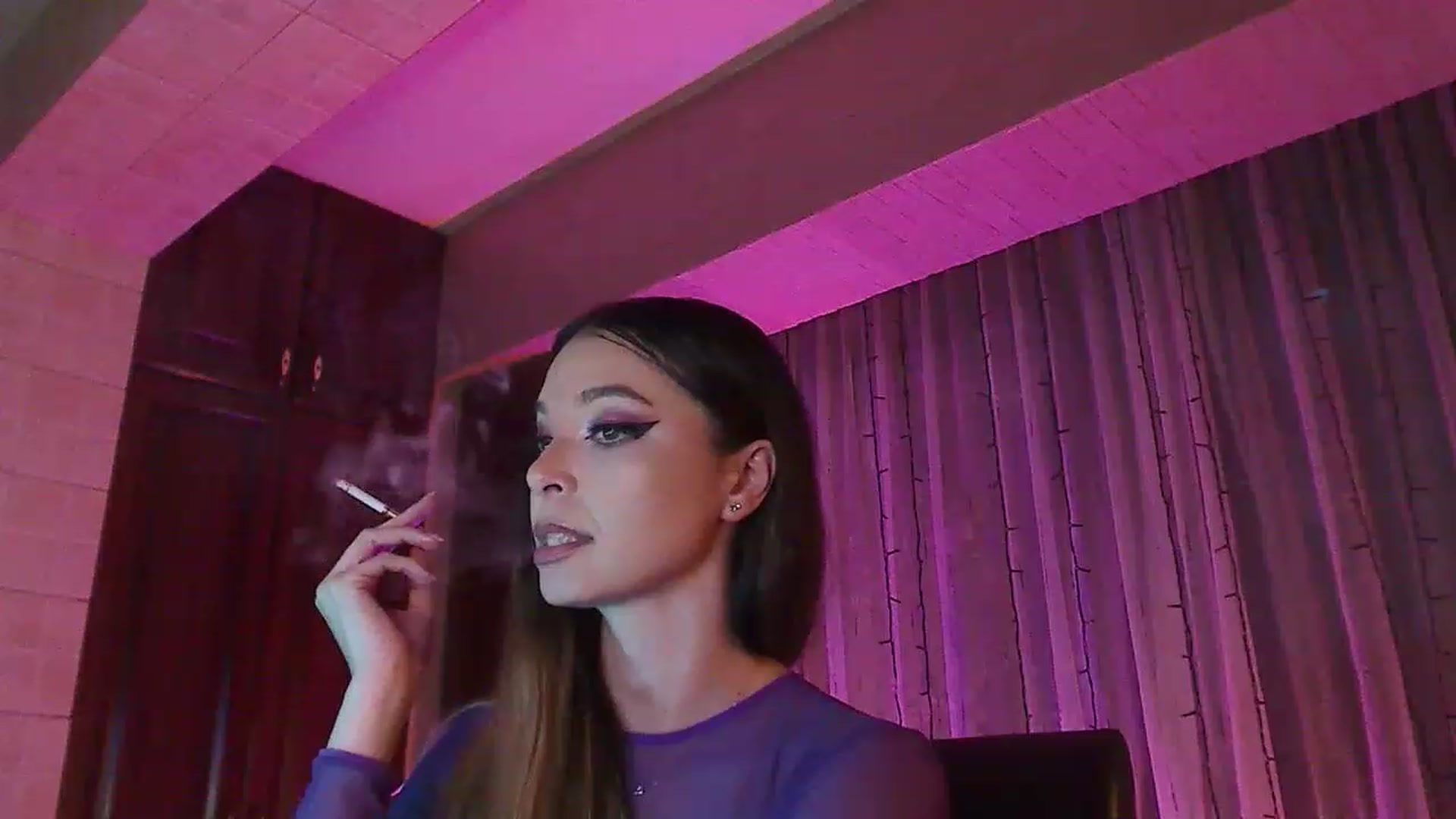 Gallery image thumbnail from No_bo_dy's myfreecams stream on, 06/18/2023, 02:17 image 7 of 20