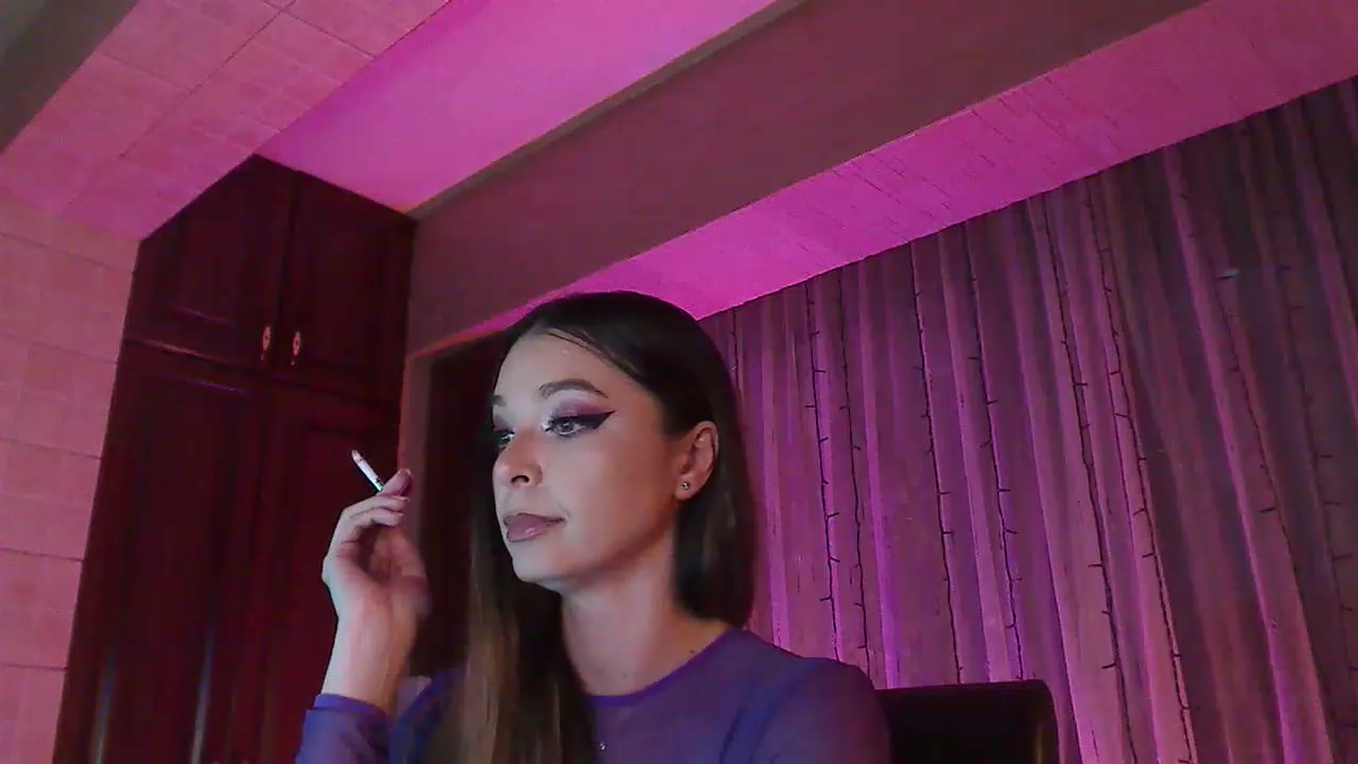 Gallery image thumbnail from No_bo_dy's myfreecams stream on, 06/18/2023, 02:17 image 8 of 20