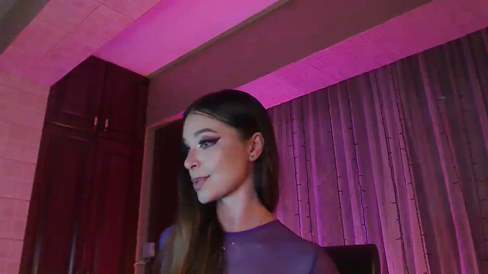 Gallery image thumbnail from No_bo_dy's myfreecams stream on, 06/18/2023, 02:17 image 9 of 20