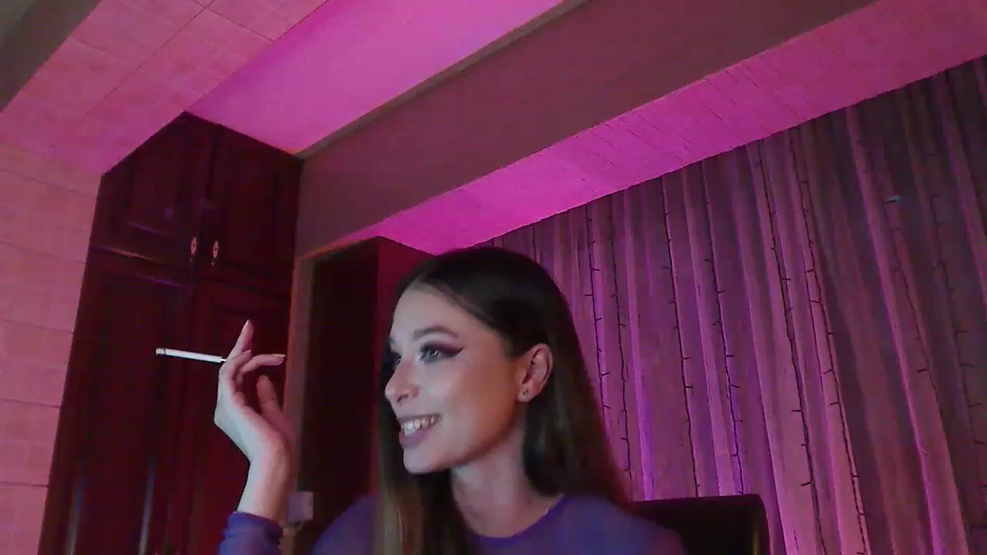 Gallery image thumbnail from No_bo_dy's myfreecams stream on, 06/18/2023, 02:17 image 4 of 20