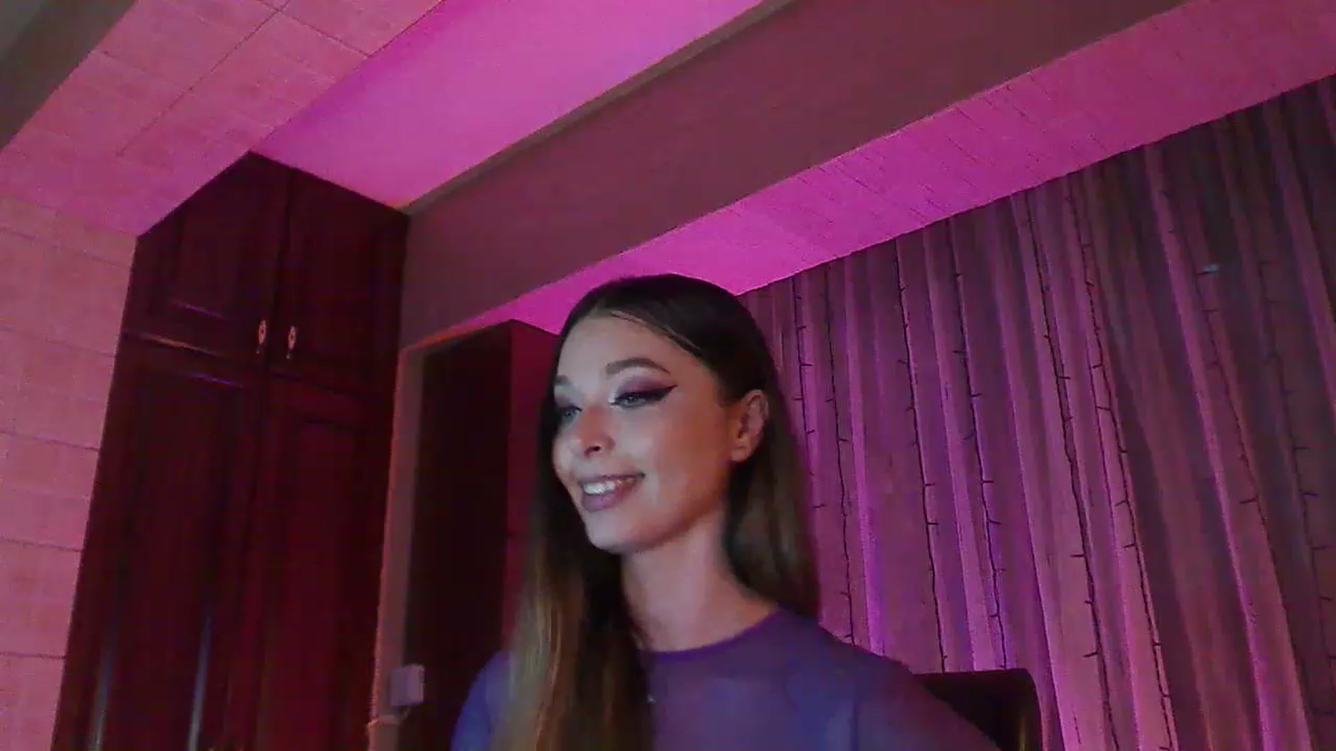 Gallery image thumbnail from No_bo_dy's myfreecams stream on, 06/18/2023, 02:17 image 2 of 20