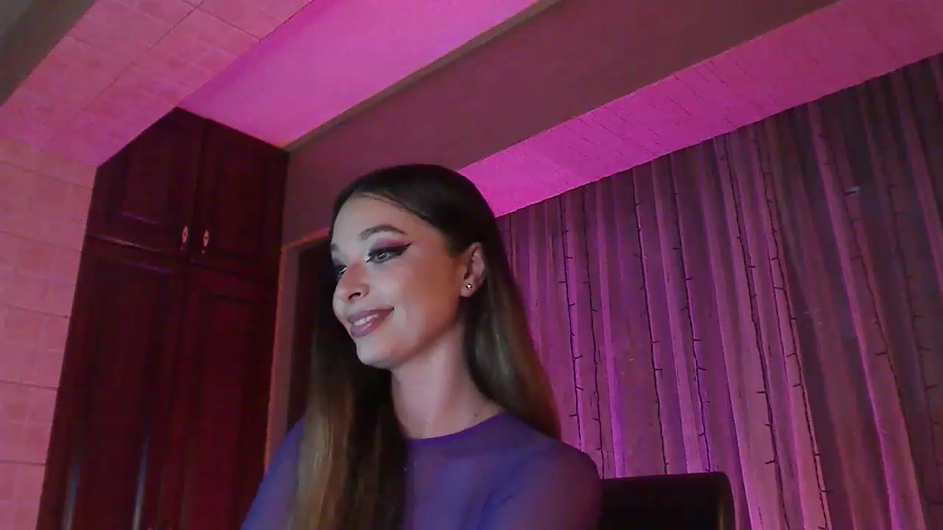 Gallery image thumbnail from No_bo_dy's myfreecams stream on, 06/18/2023, 02:17 image 11 of 20
