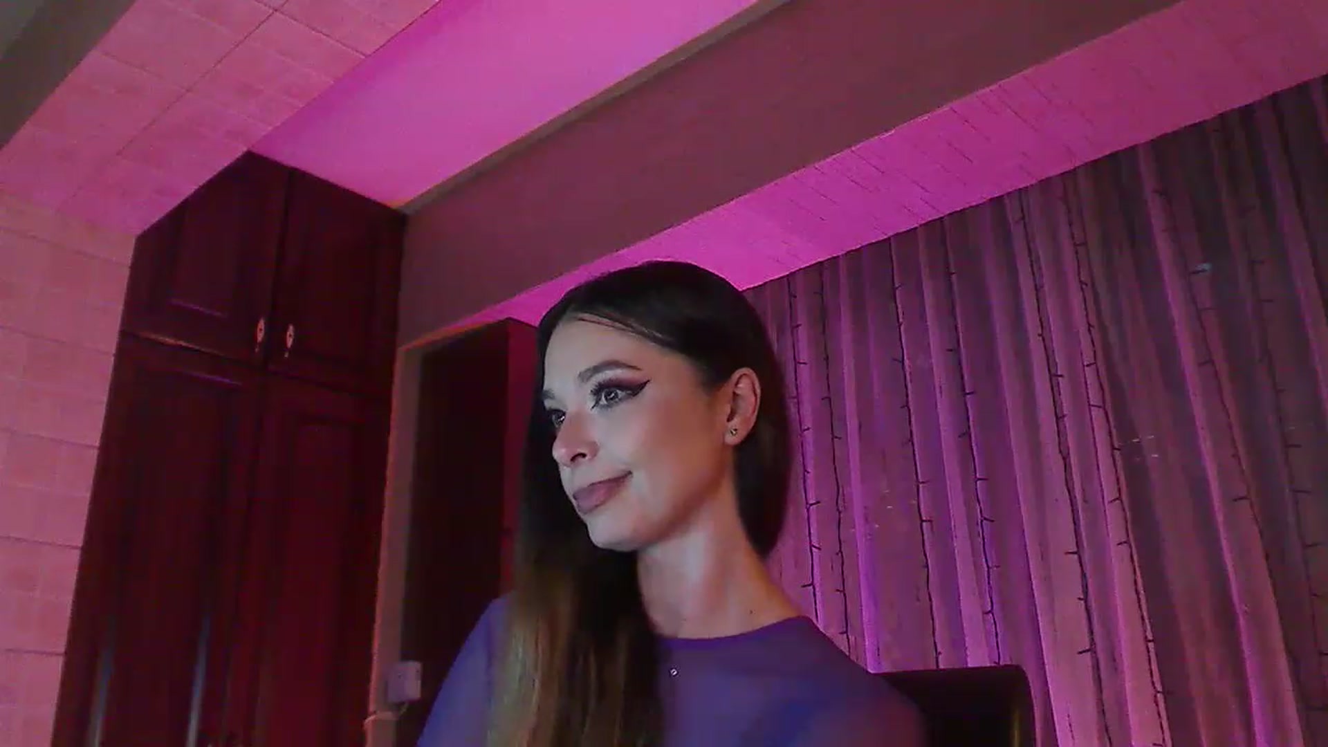 Gallery image thumbnail from No_bo_dy's myfreecams stream on, 06/18/2023, 02:17 image 15 of 20