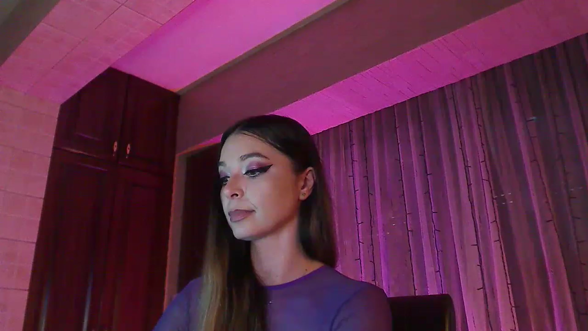 Gallery image thumbnail from No_bo_dy's myfreecams stream on, 06/18/2023, 02:17 image 20 of 20