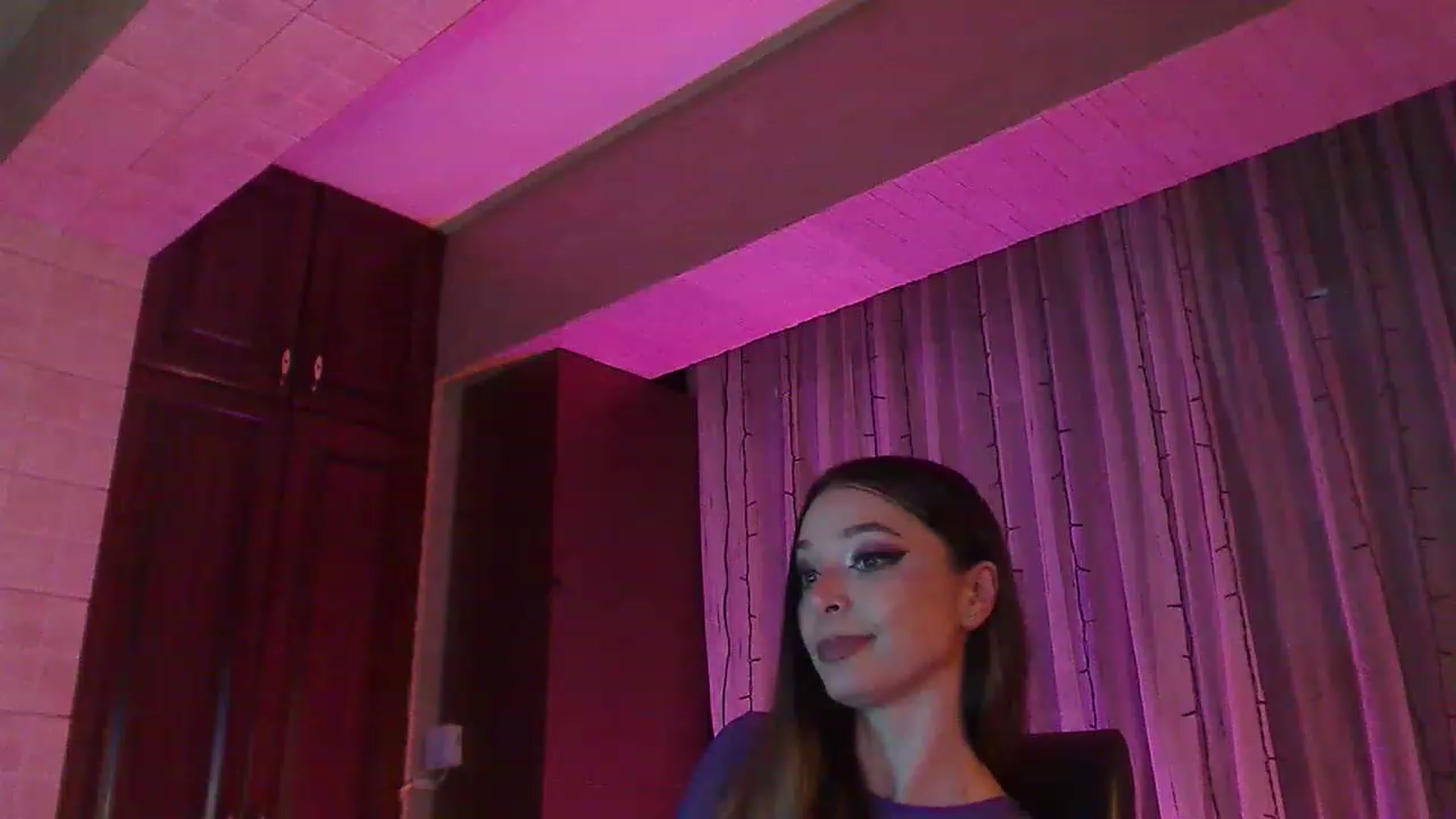Gallery image thumbnail from No_bo_dy's myfreecams stream on, 06/18/2023, 02:17 image 1 of 20