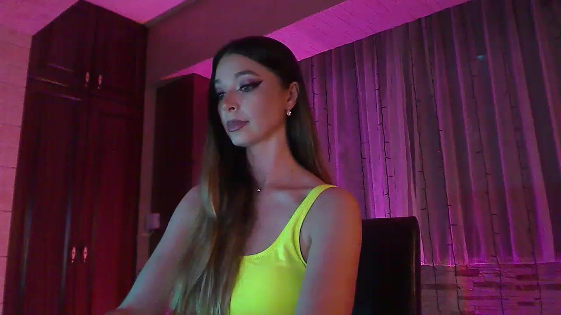 Gallery image thumbnail from No_bo_dy's myfreecams stream on, 06/18/2023, 23:12 image 12 of 20