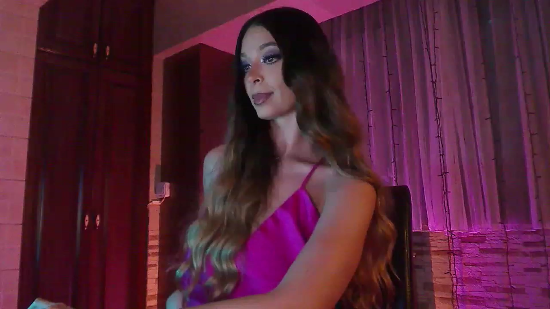 Gallery image thumbnail from No_bo_dy's myfreecams stream on, 06/24/2023, 23:45 image 13 of 20