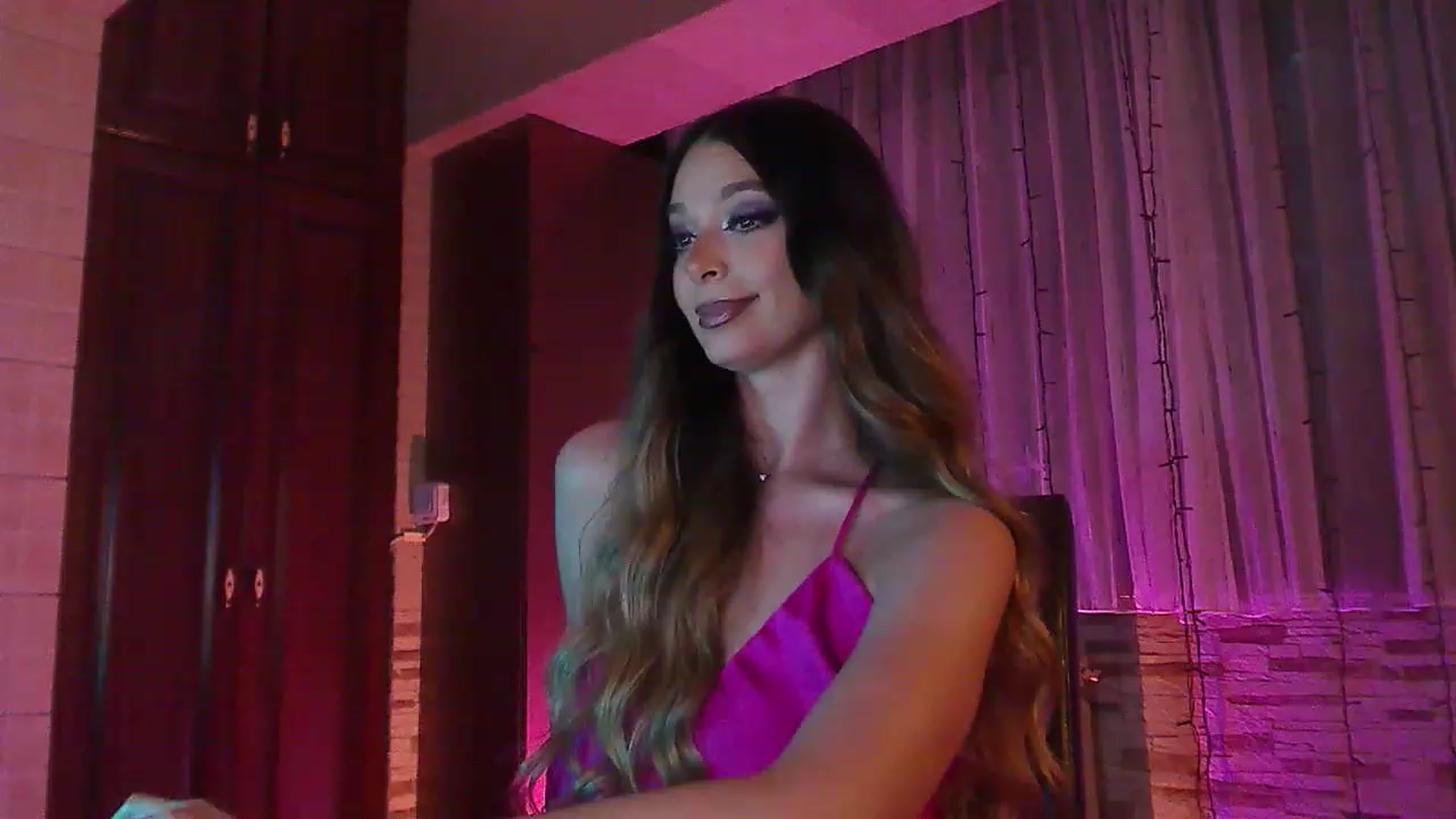 Gallery image thumbnail from No_bo_dy's myfreecams stream on, 06/24/2023, 23:45 image 4 of 20