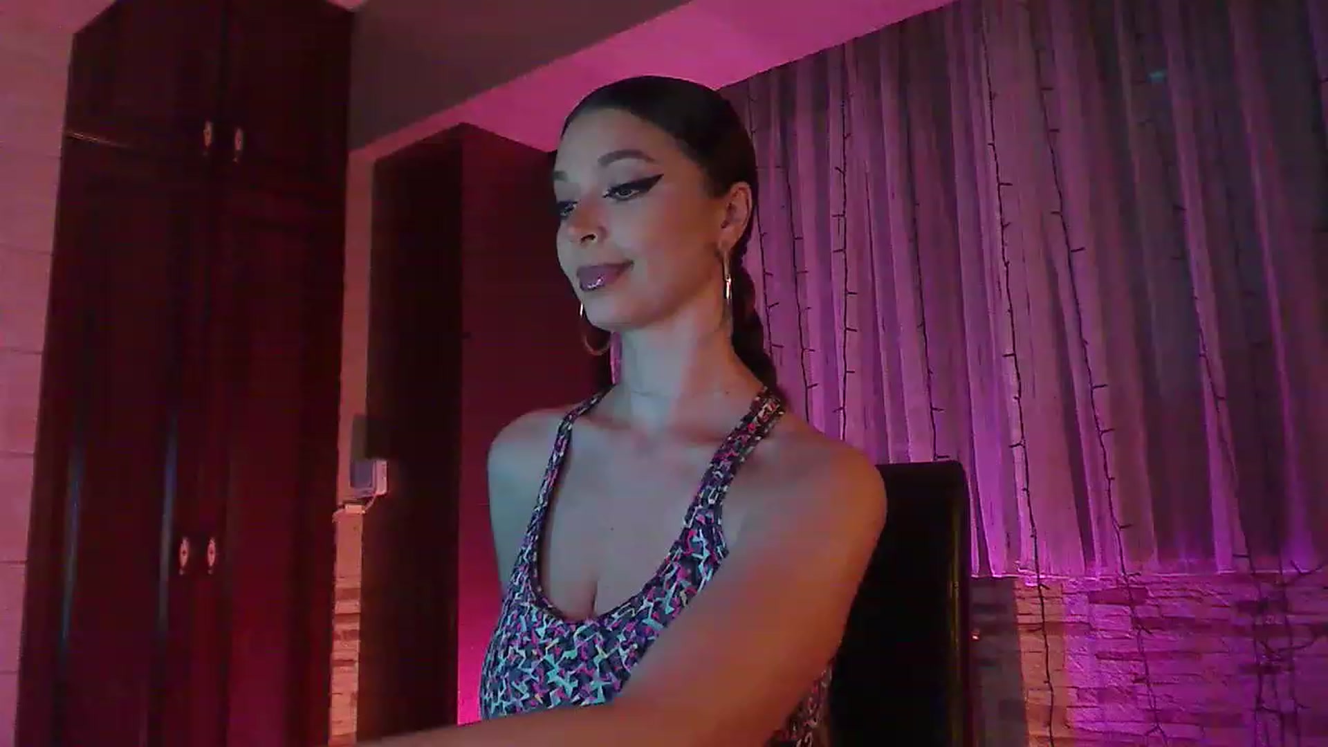 Gallery image thumbnail from No_bo_dy's myfreecams stream on, 06/26/2023, 23:17 image 1 of 20