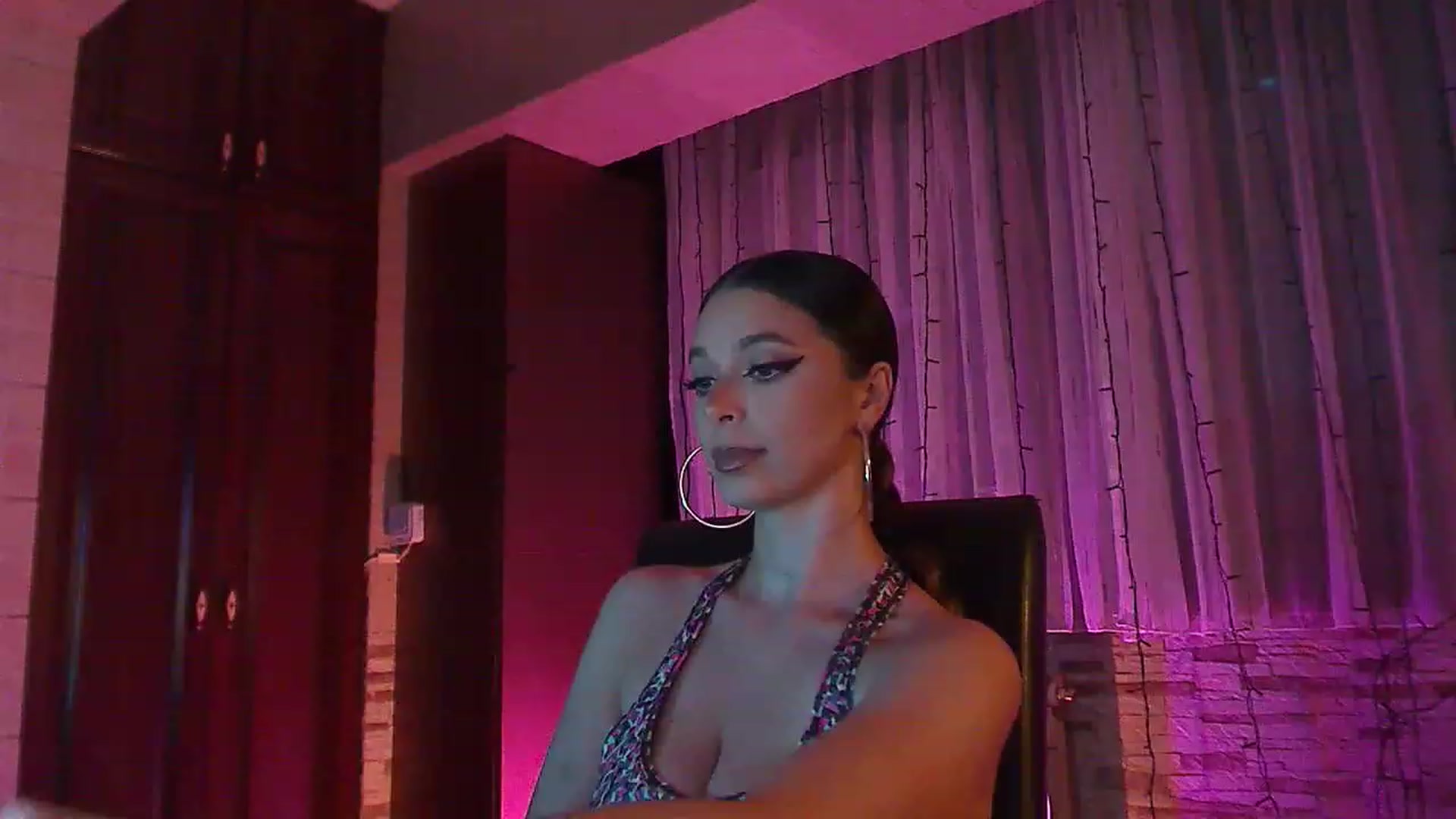 Gallery image thumbnail from No_bo_dy's myfreecams stream on, 06/26/2023, 23:17 image 17 of 20