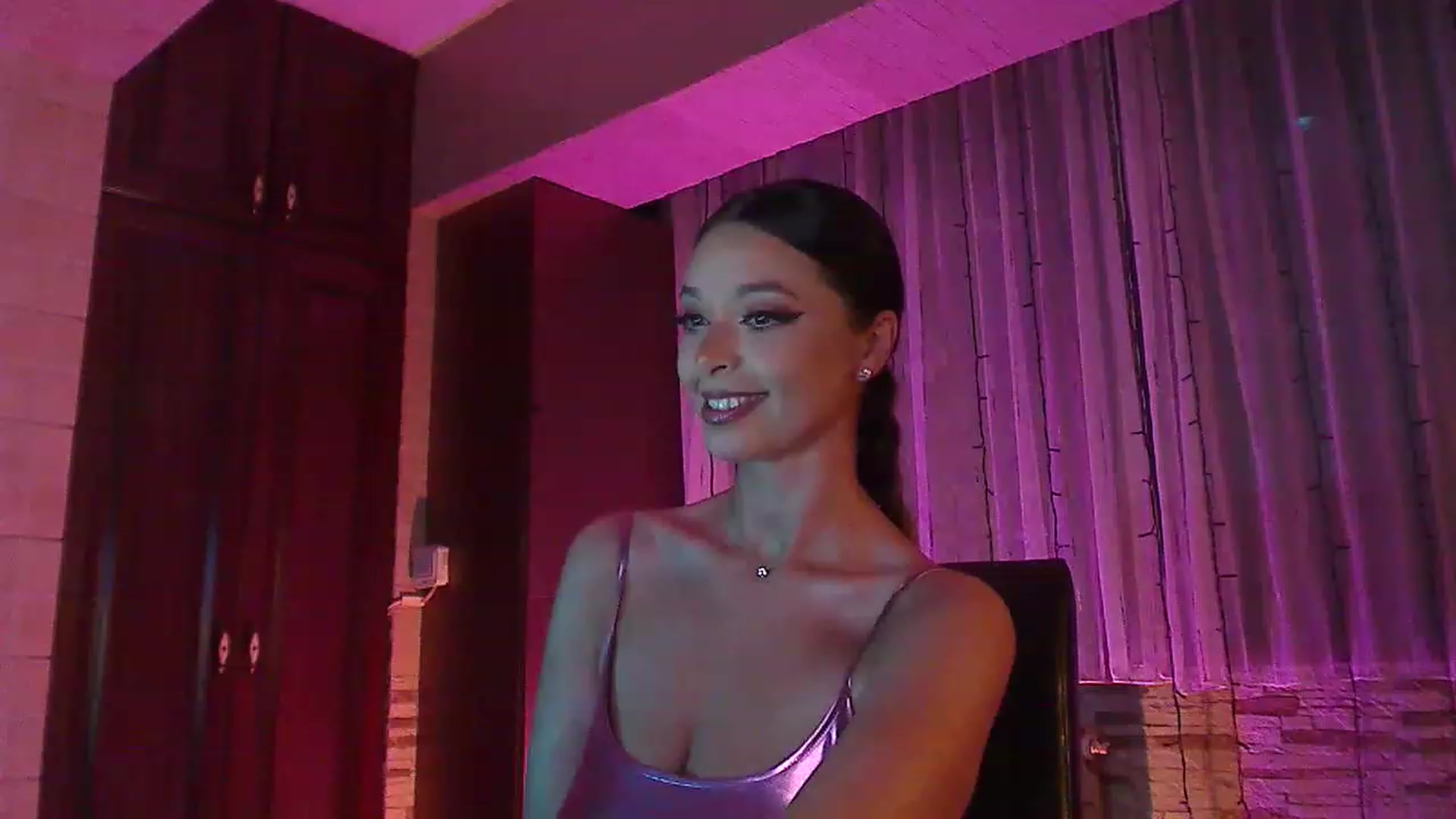 Gallery image thumbnail from No_bo_dy's myfreecams stream on, 07/03/2023, 24:18 image 18 of 20