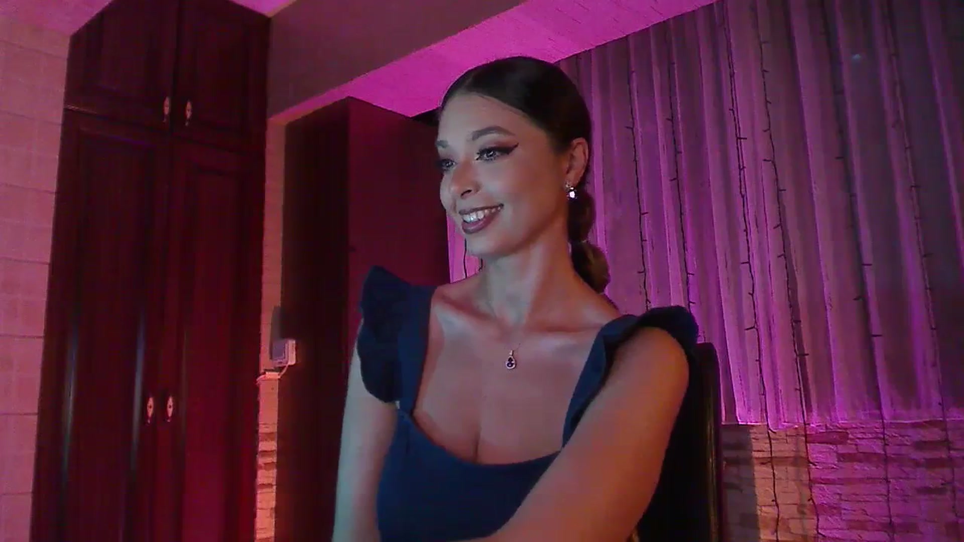 Gallery image thumbnail from No_bo_dy's myfreecams stream on, 07/04/2023, 24:03 image 16 of 20