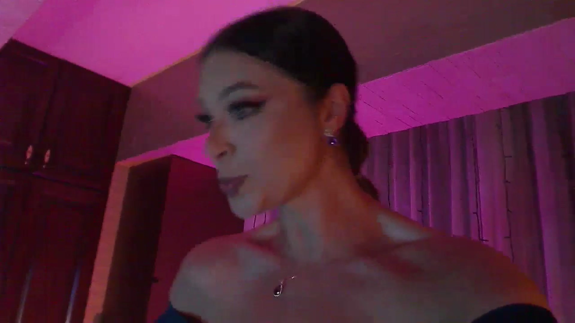 Gallery image thumbnail from No_bo_dy's myfreecams stream on, 07/04/2023, 24:03 image 14 of 20