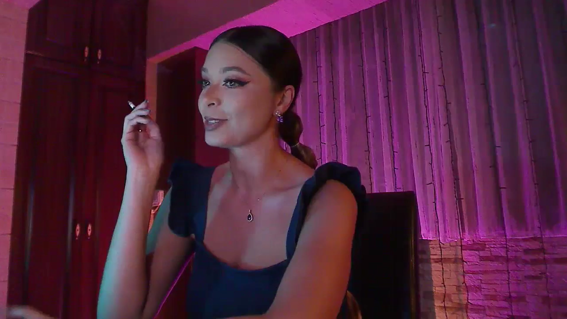 Gallery image thumbnail from No_bo_dy's myfreecams stream on, 07/04/2023, 24:03 image 6 of 20