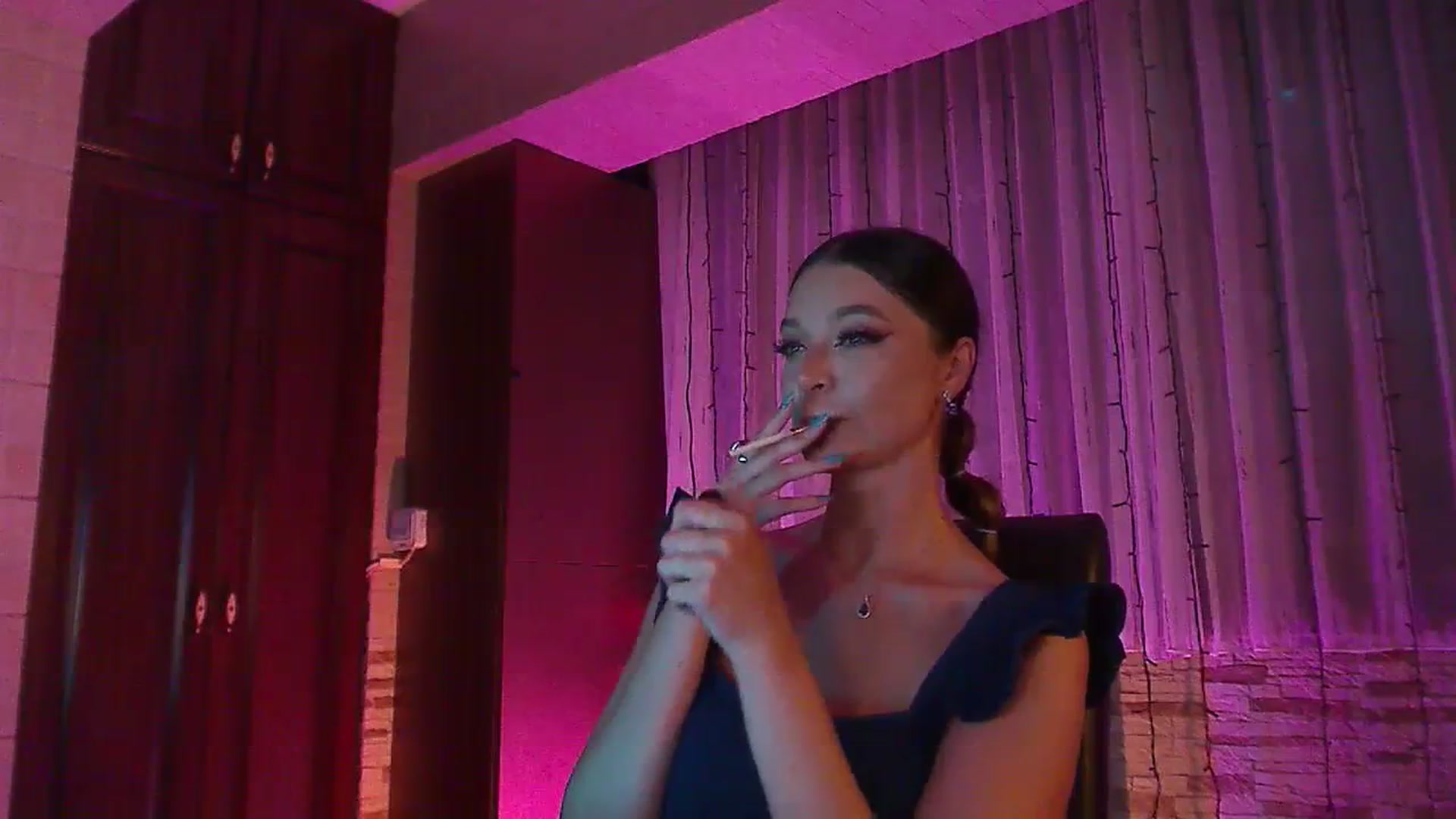 Gallery image thumbnail from No_bo_dy's myfreecams stream on, 07/04/2023, 01:25 image 18 of 20