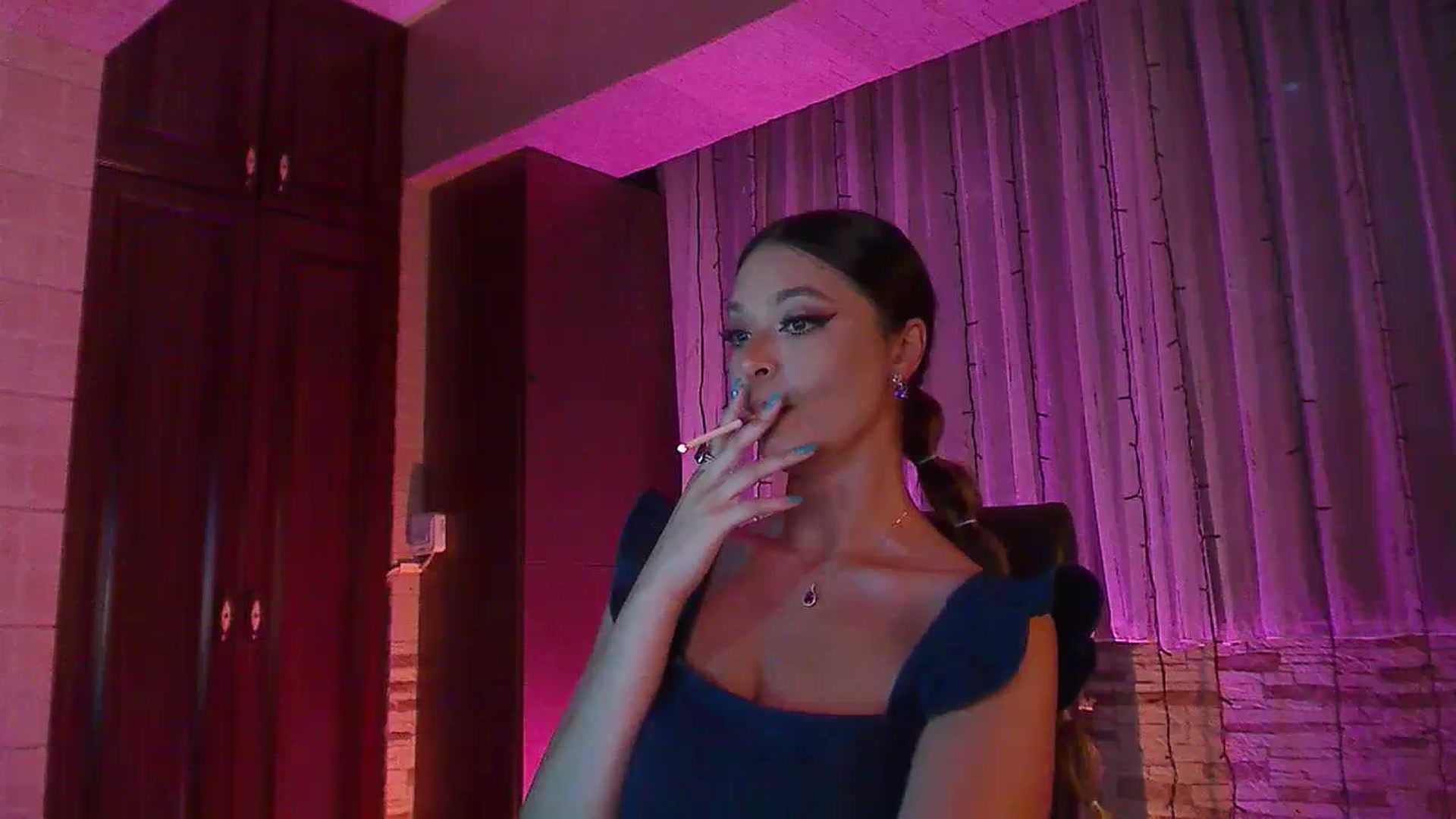 Gallery image thumbnail from No_bo_dy's myfreecams stream on, 07/04/2023, 01:25 image 1 of 20