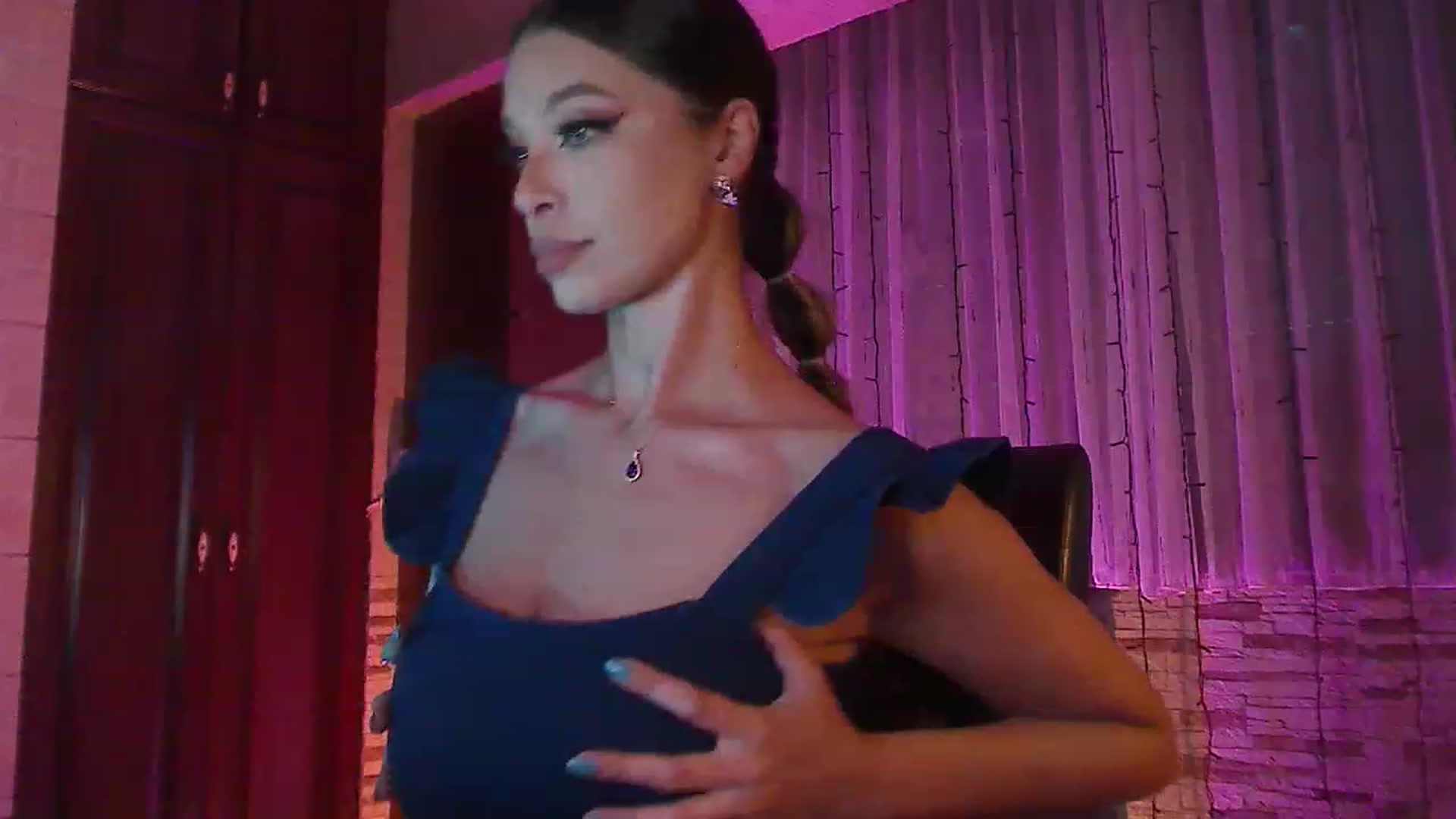 Gallery image thumbnail from No_bo_dy's myfreecams stream on, 07/04/2023, 03:03 image 2 of 20