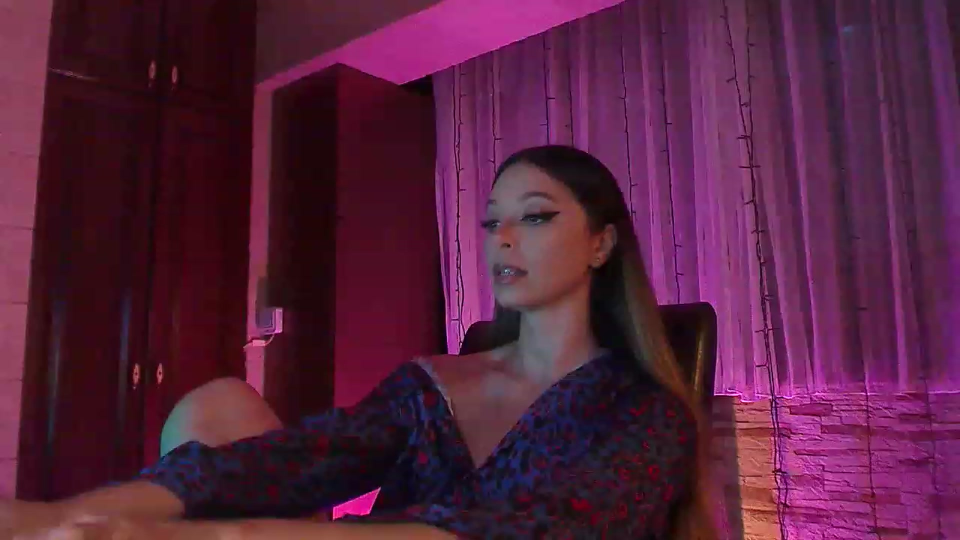 Gallery image thumbnail from No_bo_dy's myfreecams stream on, 07/08/2023, 24:37 image 1 of 20