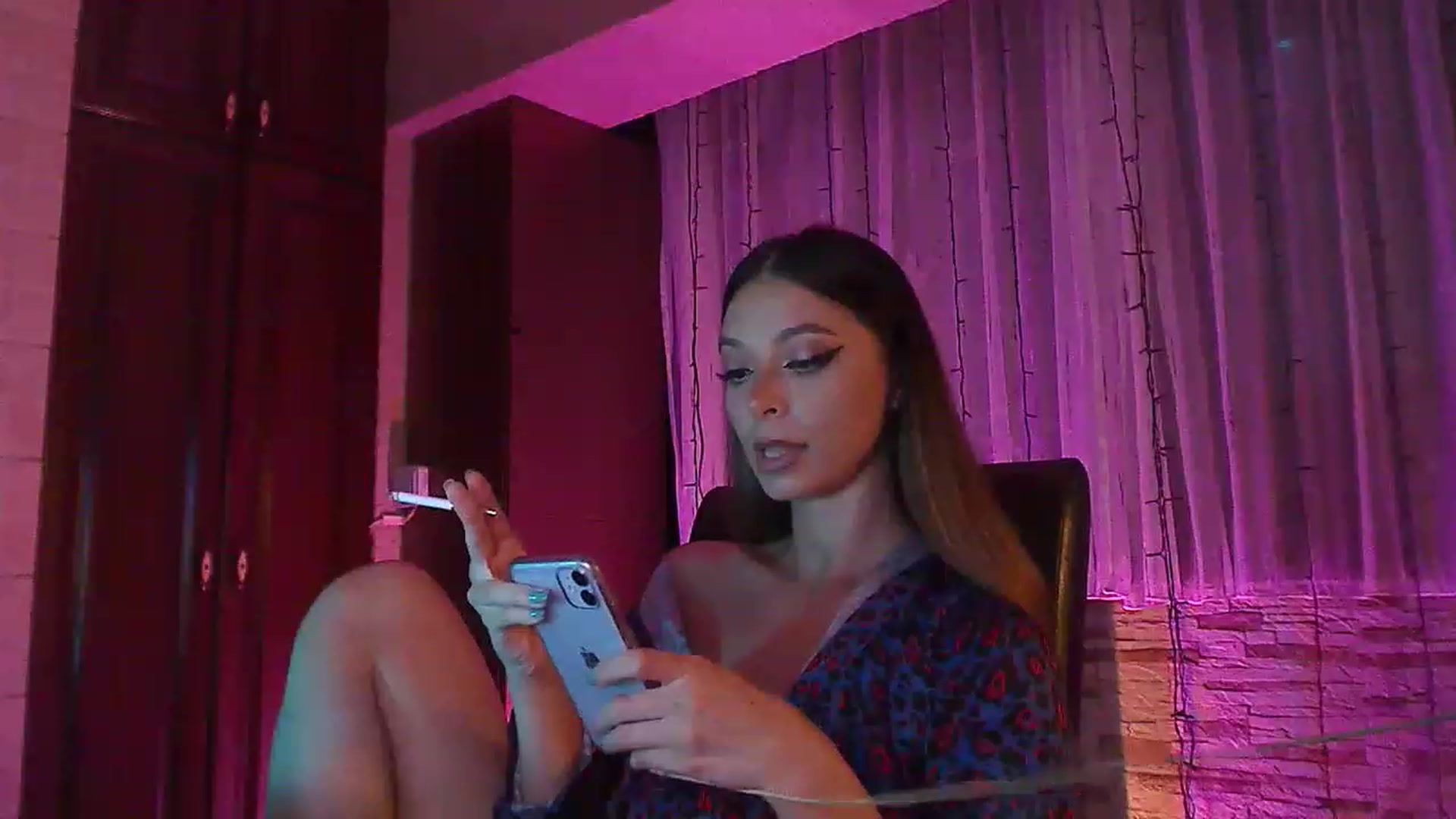Gallery image thumbnail from No_bo_dy's myfreecams stream on, 07/08/2023, 24:37 image 11 of 20