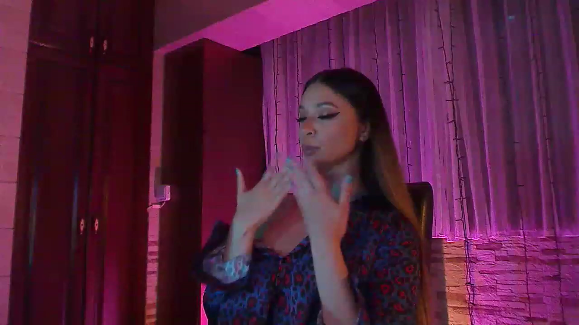 Gallery image thumbnail from No_bo_dy's myfreecams stream on, 07/08/2023, 24:37 image 15 of 20