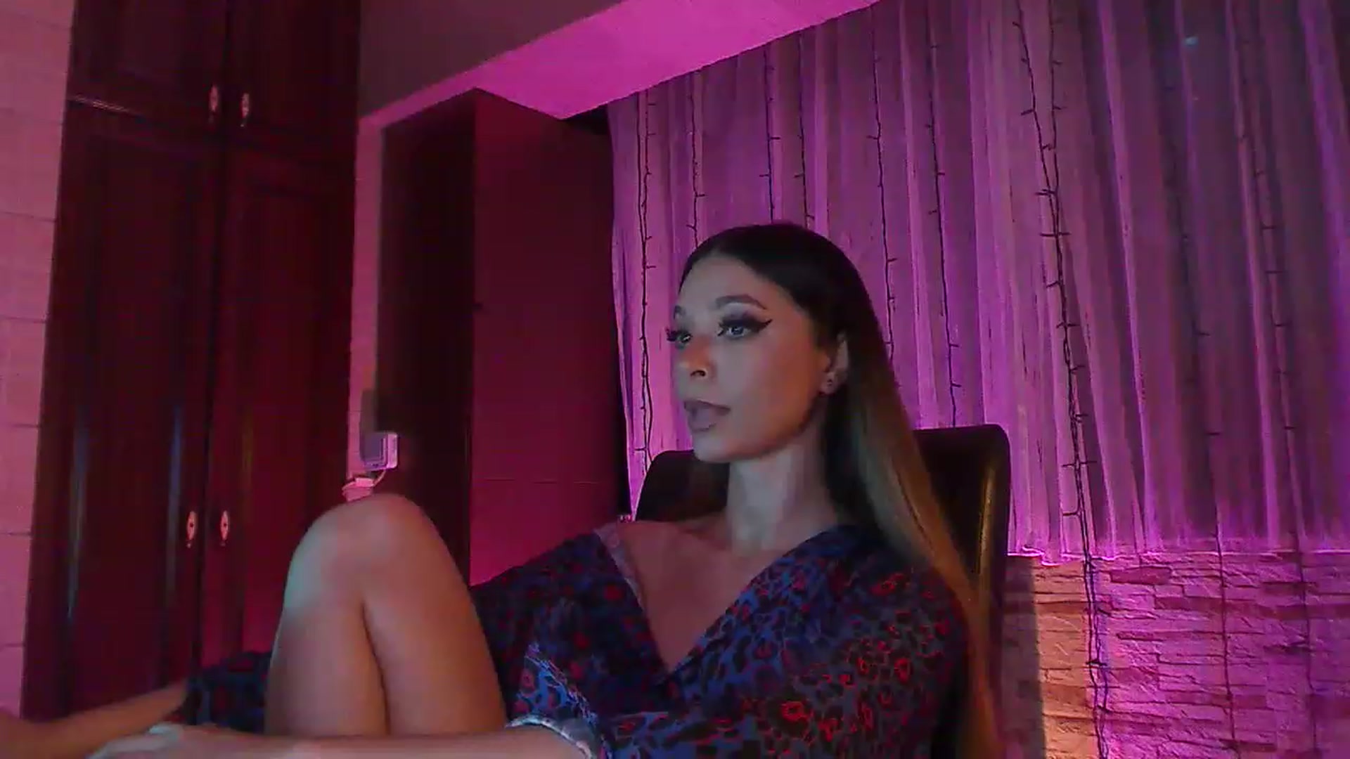 Gallery image thumbnail from No_bo_dy's myfreecams stream on, 07/08/2023, 24:37 image 7 of 20