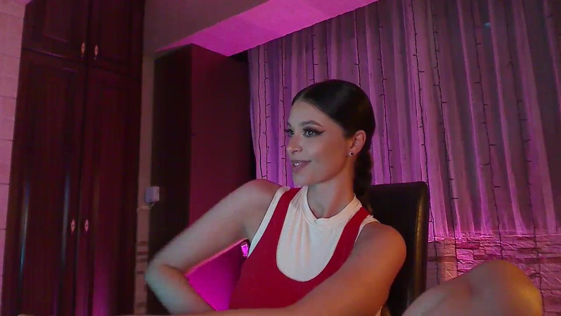 Gallery image thumbnail from No_bo_dy's myfreecams stream on, 07/13/2023, 24:27 image 16 of 20