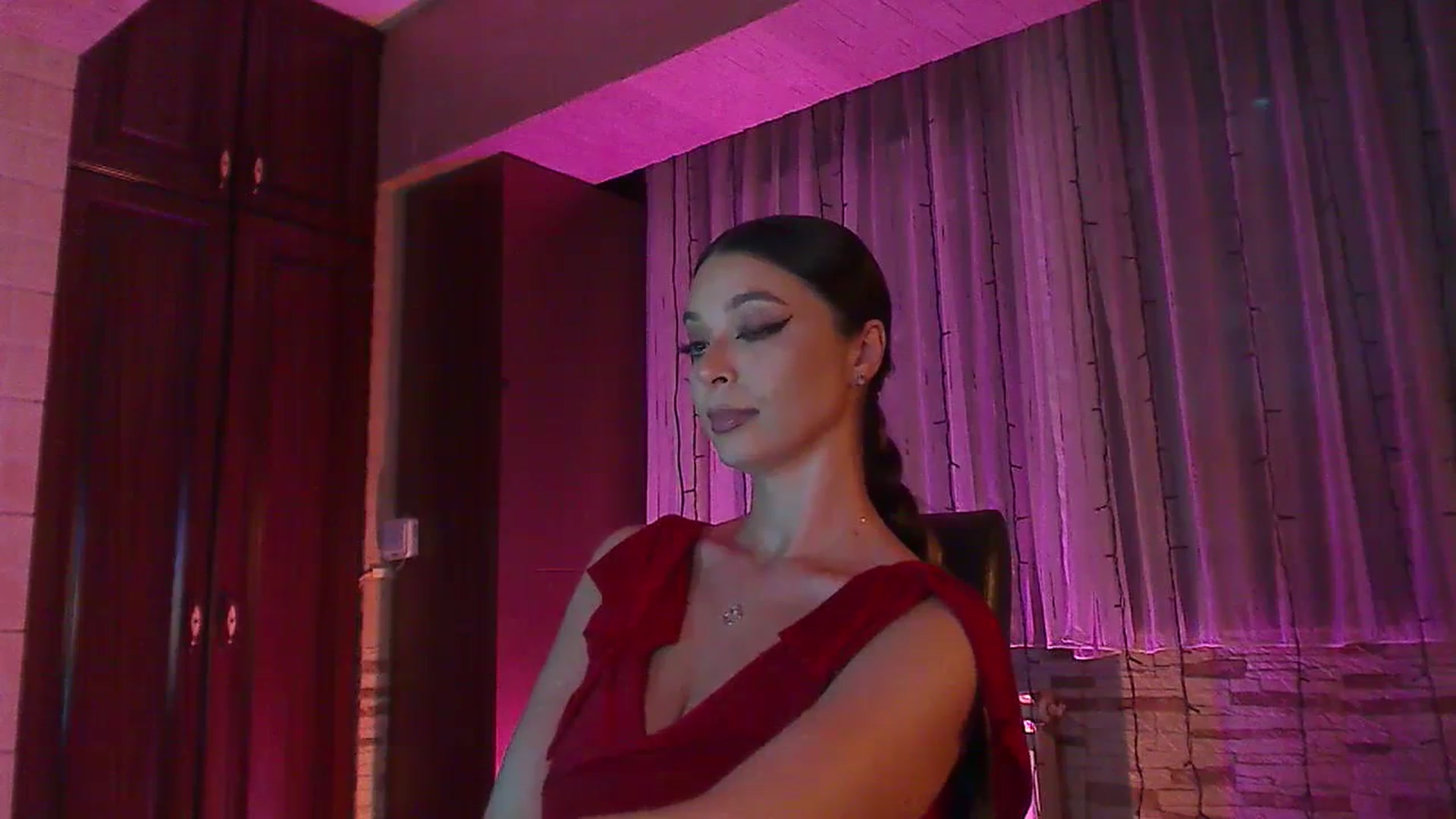 Gallery image thumbnail from No_bo_dy's myfreecams stream on, 07/15/2023, 24:23 image 16 of 20