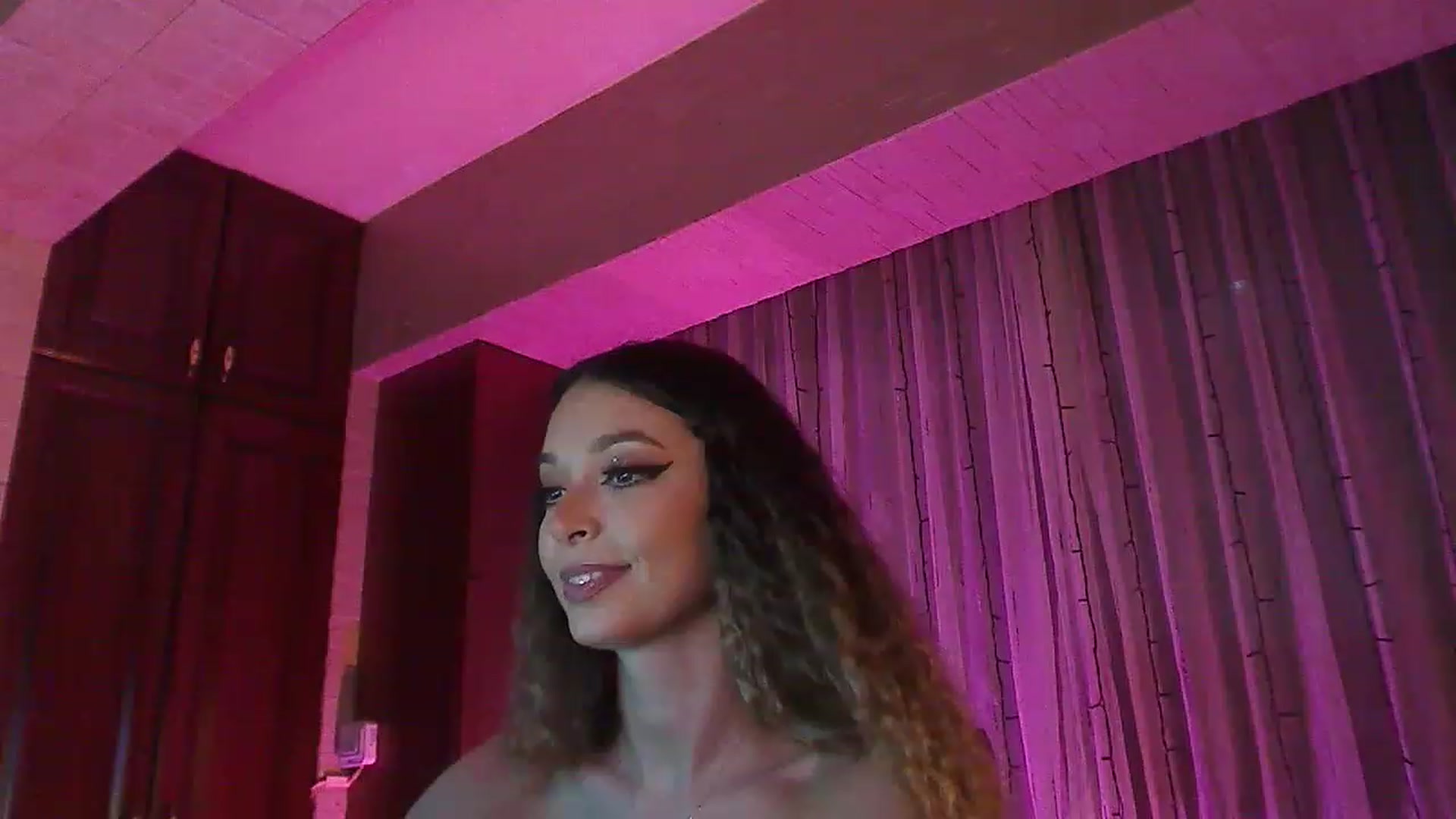 Gallery image thumbnail from No_bo_dy's myfreecams stream on, 07/18/2023, 24:50 image 15 of 20