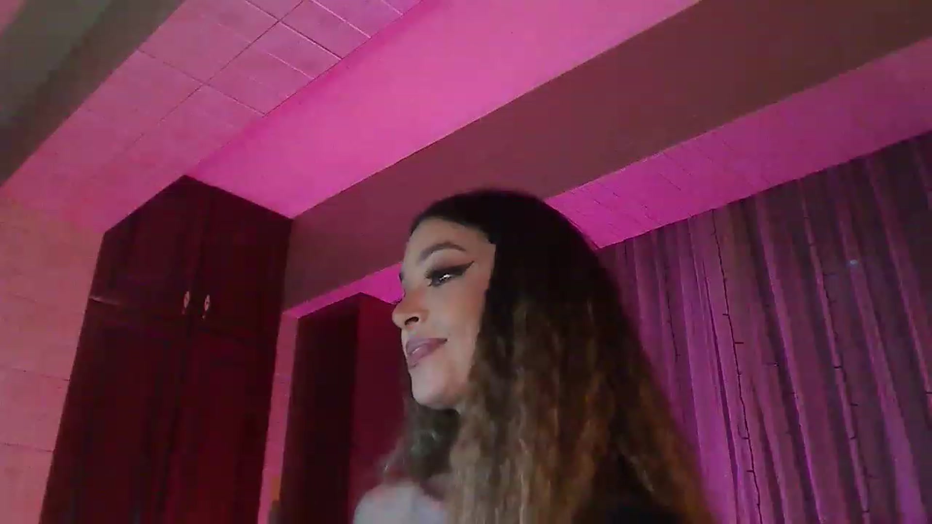 Gallery image thumbnail from No_bo_dy's myfreecams stream on, 07/18/2023, 24:50 image 11 of 20