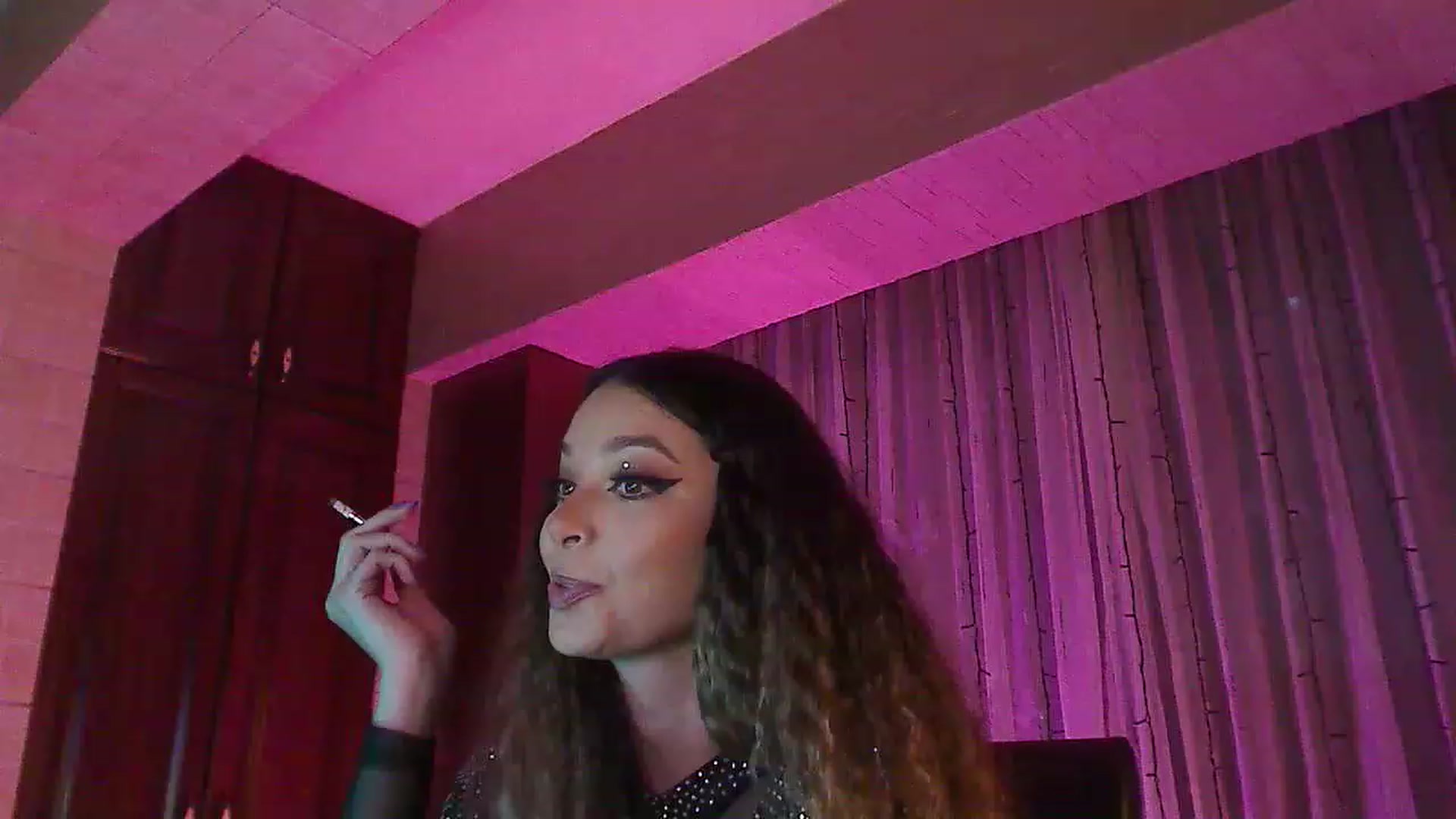 Gallery image thumbnail from No_bo_dy's myfreecams stream on, 07/18/2023, 24:50 image 12 of 20