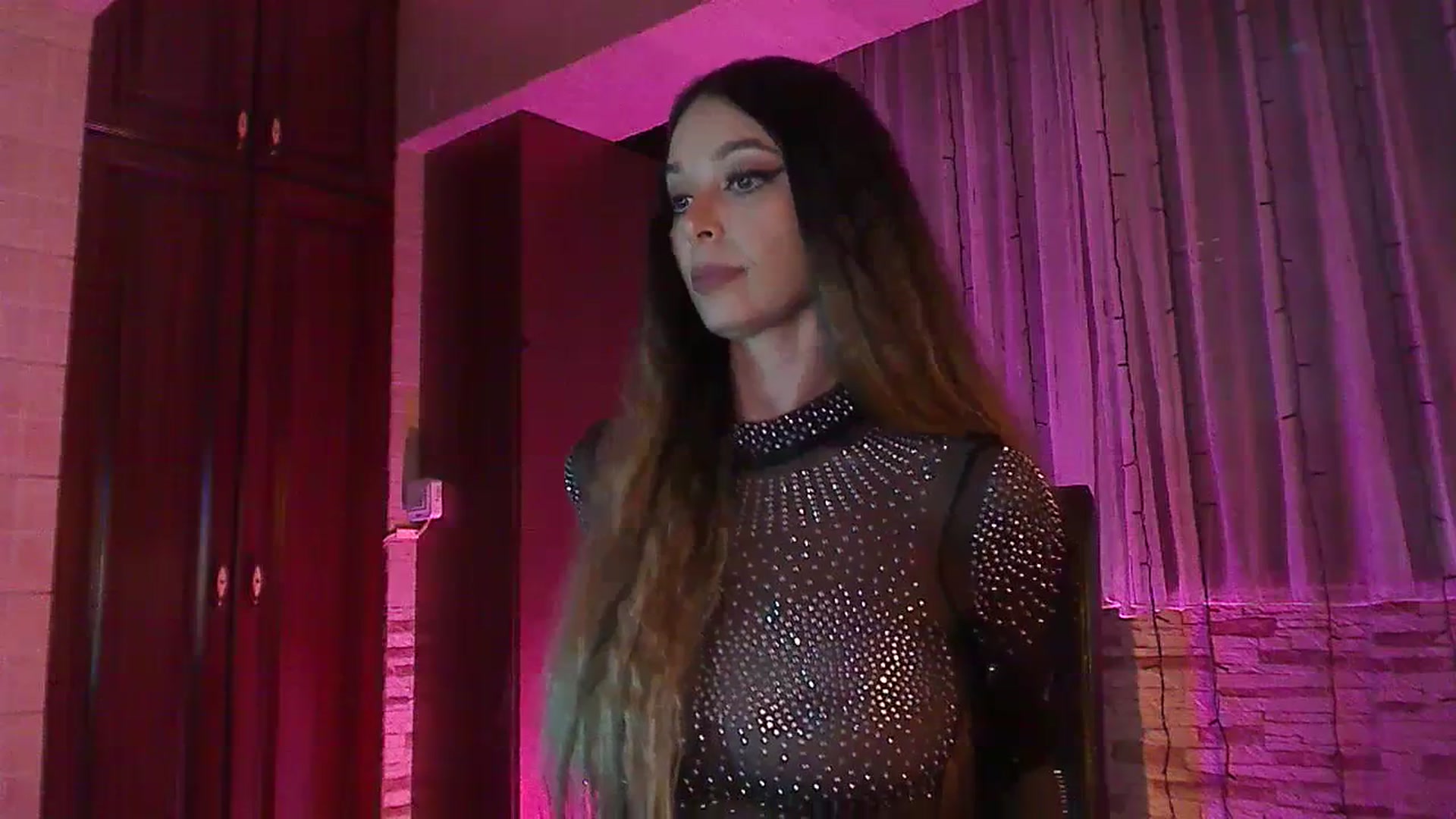 Gallery image thumbnail from No_bo_dy's myfreecams stream on, 07/18/2023, 02:56 image 14 of 20